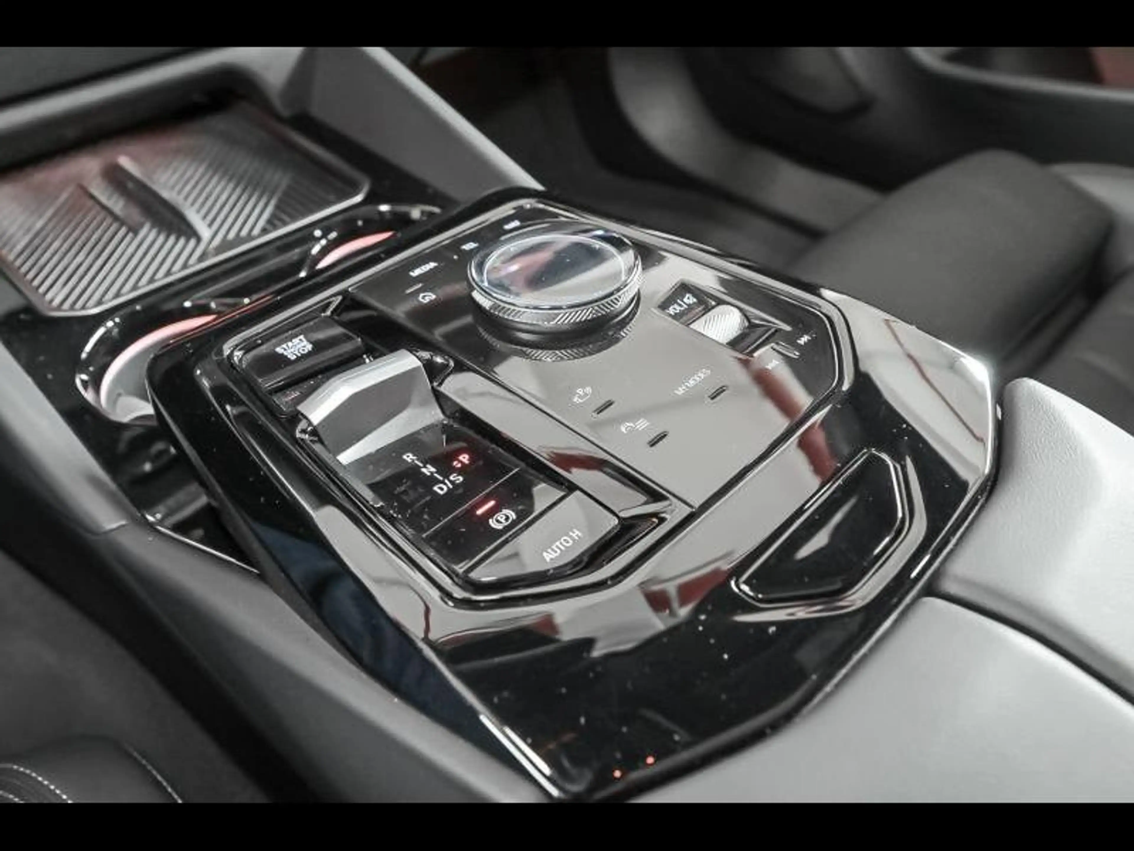 BMW 530 M Sport Pro — photo 11