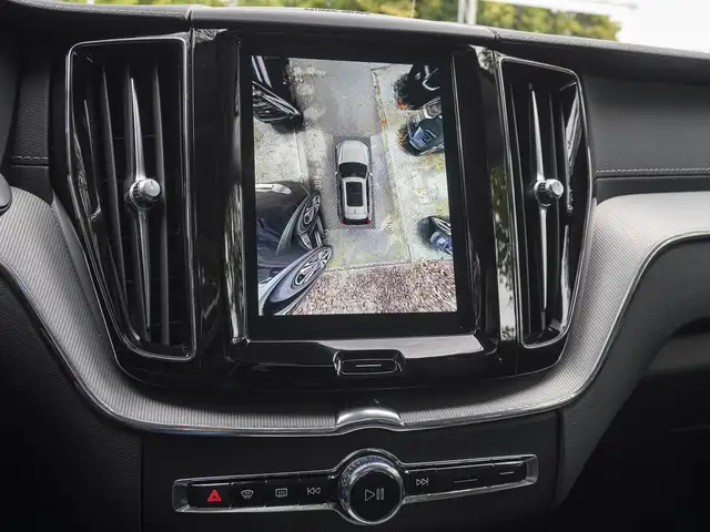 Volvo XC60 view 14
