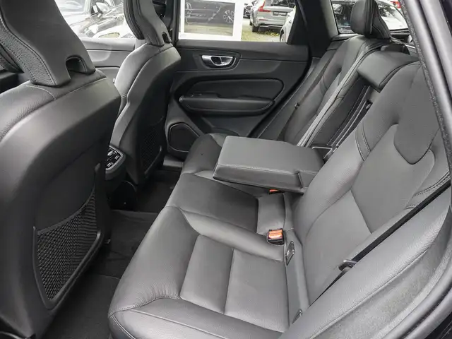 Volvo XC60 view 18
