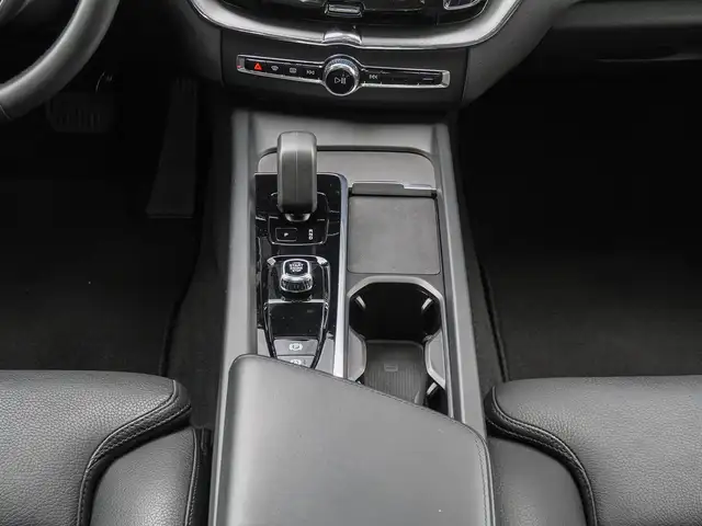 Volvo XC60 view 15