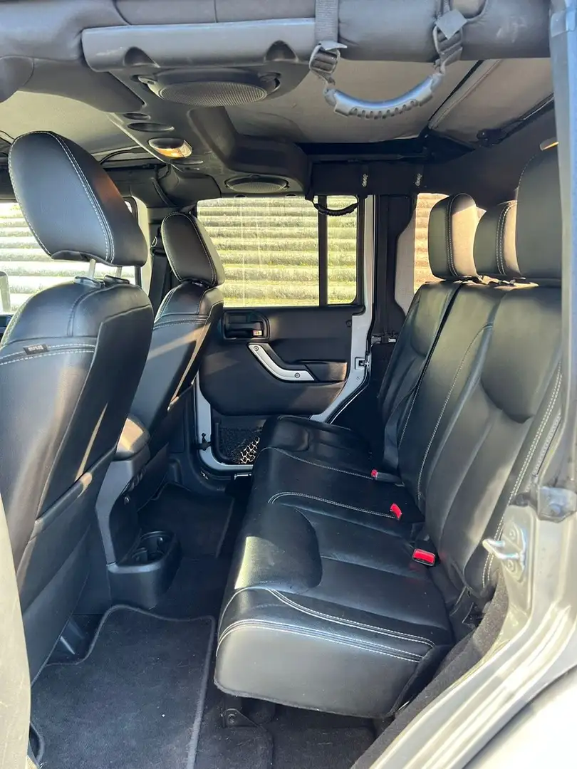 Jeep Wrangler SAHARA - 2