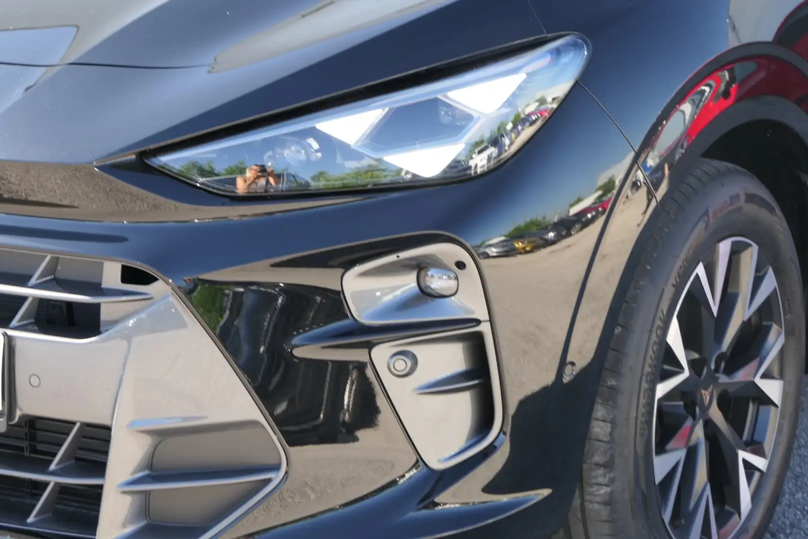 CUPRA Terramar 1.5 e-TSI 150 PS DSG Schwarz - 2