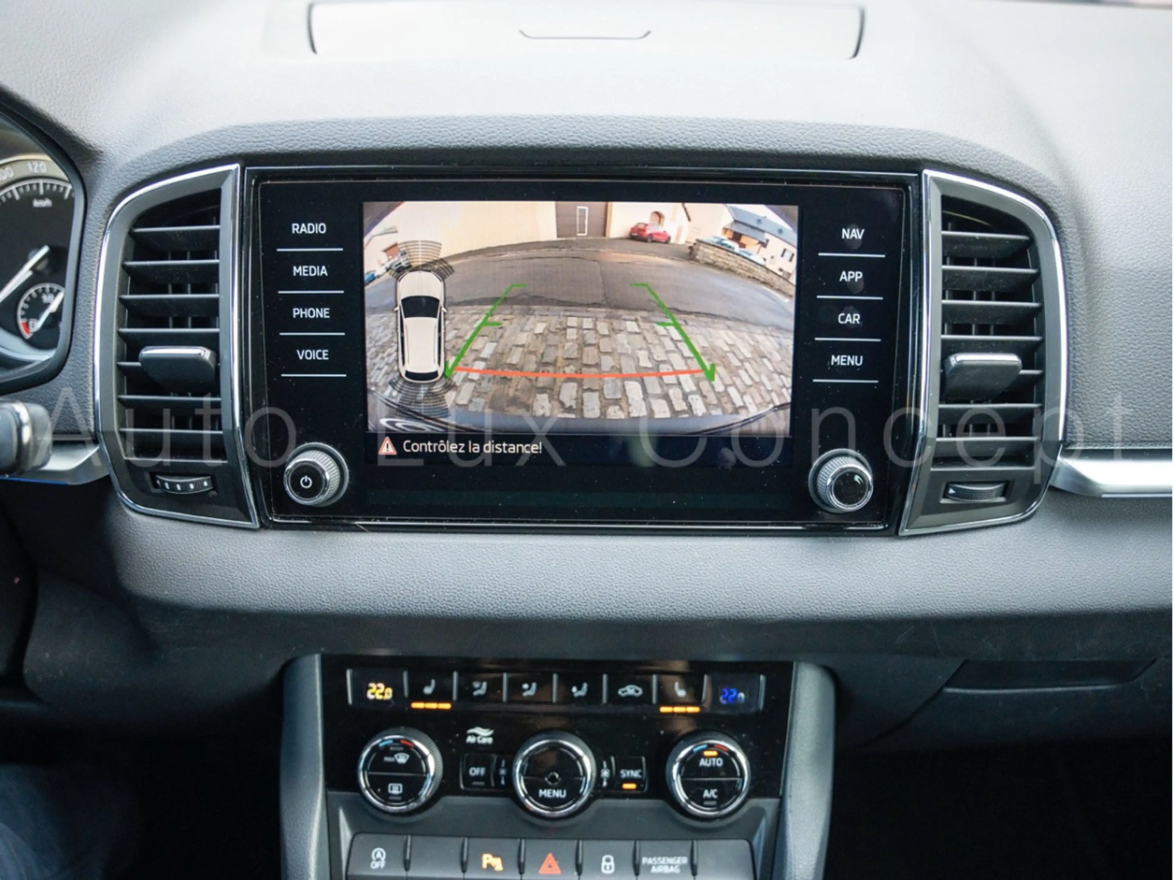 Skoda Karoq 1.5 TSI 150 Style DSG/Leder/Kamera/LED/Keyless — photo 12
