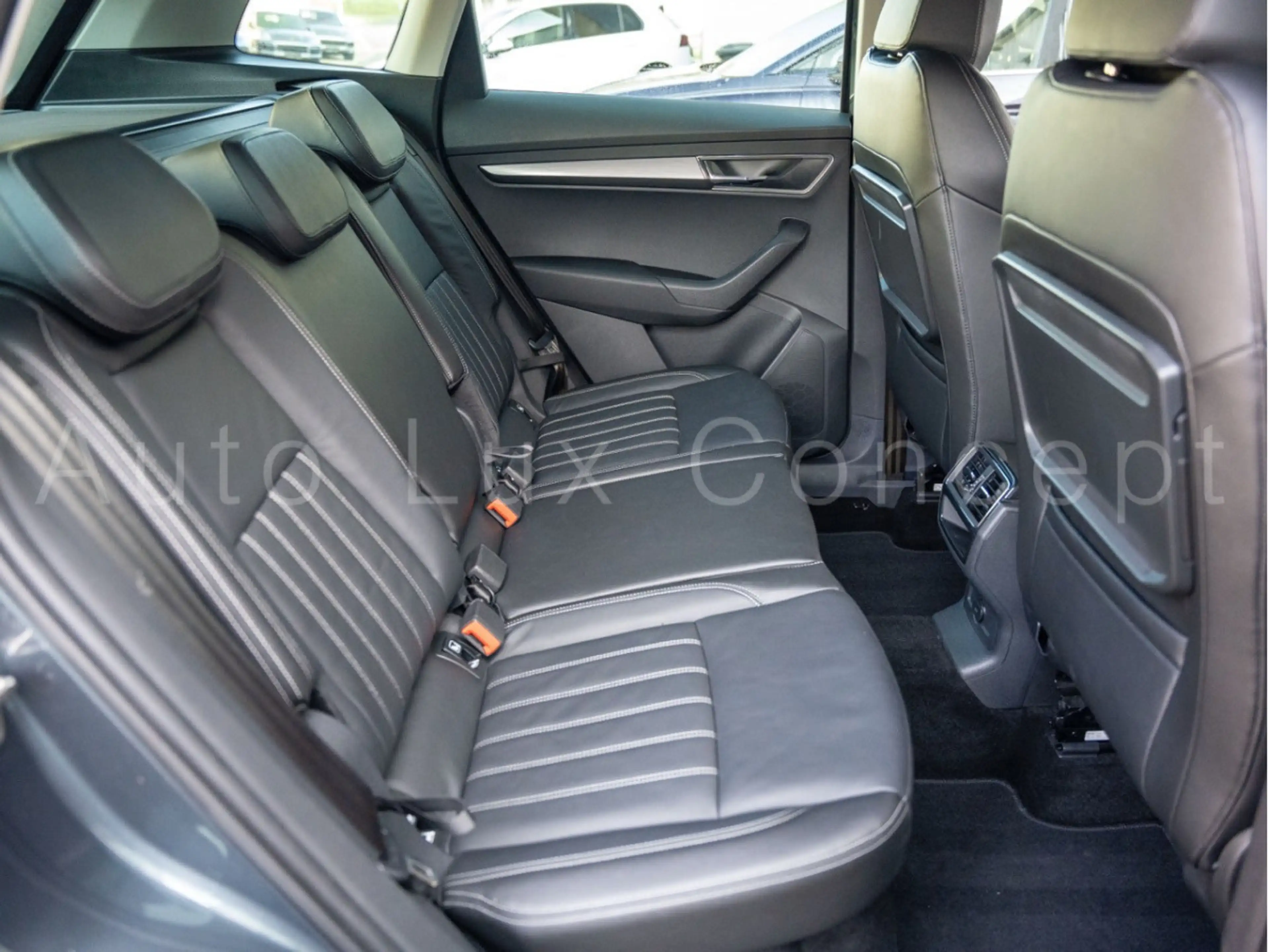Skoda Karoq 1.5 TSI 150 Style DSG/Leder/Kamera/LED/Keyless — photo 9