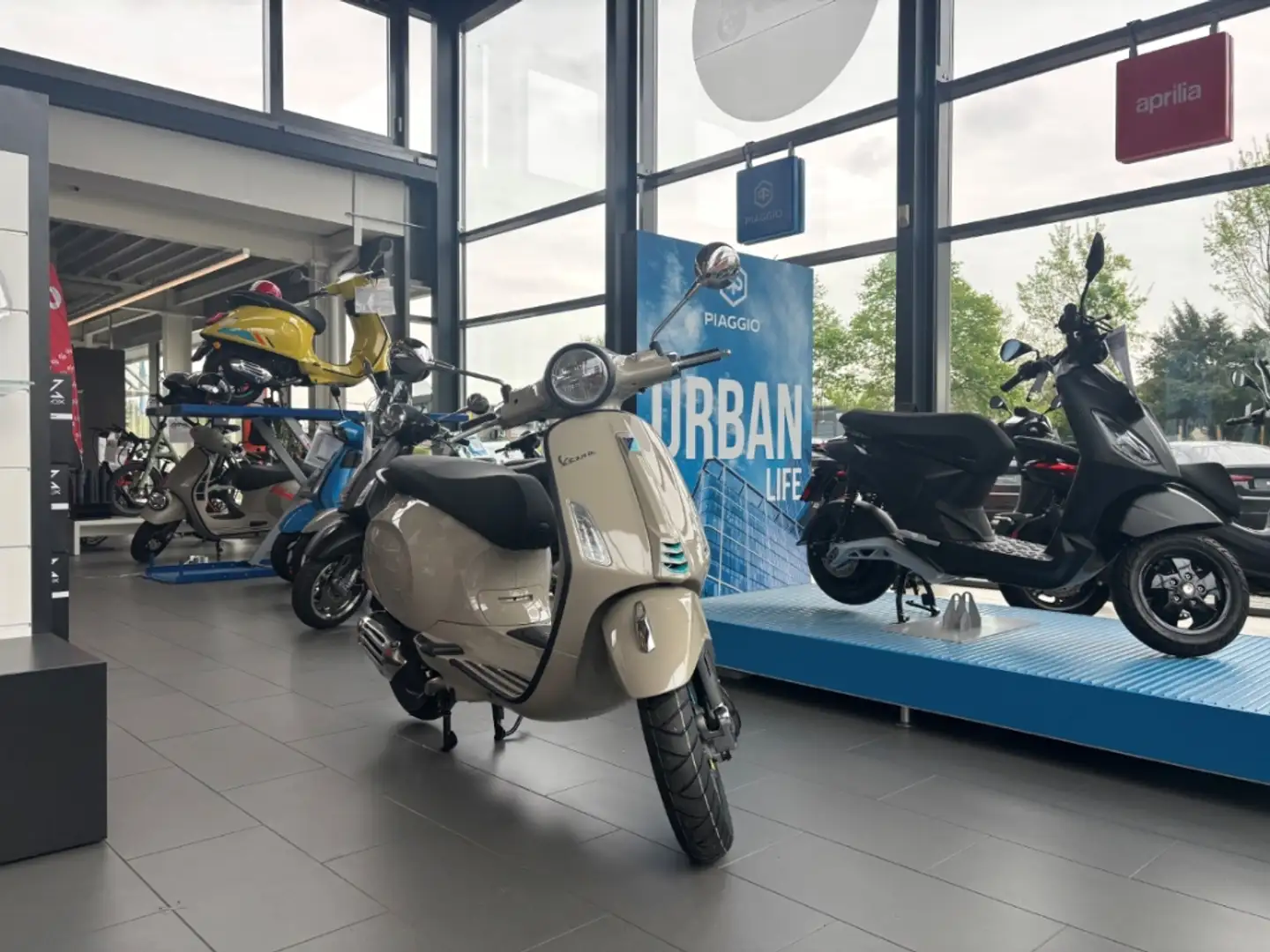 Vespa Primavera 50 S Beige SOFORT LIEFERBAR Beige - 1