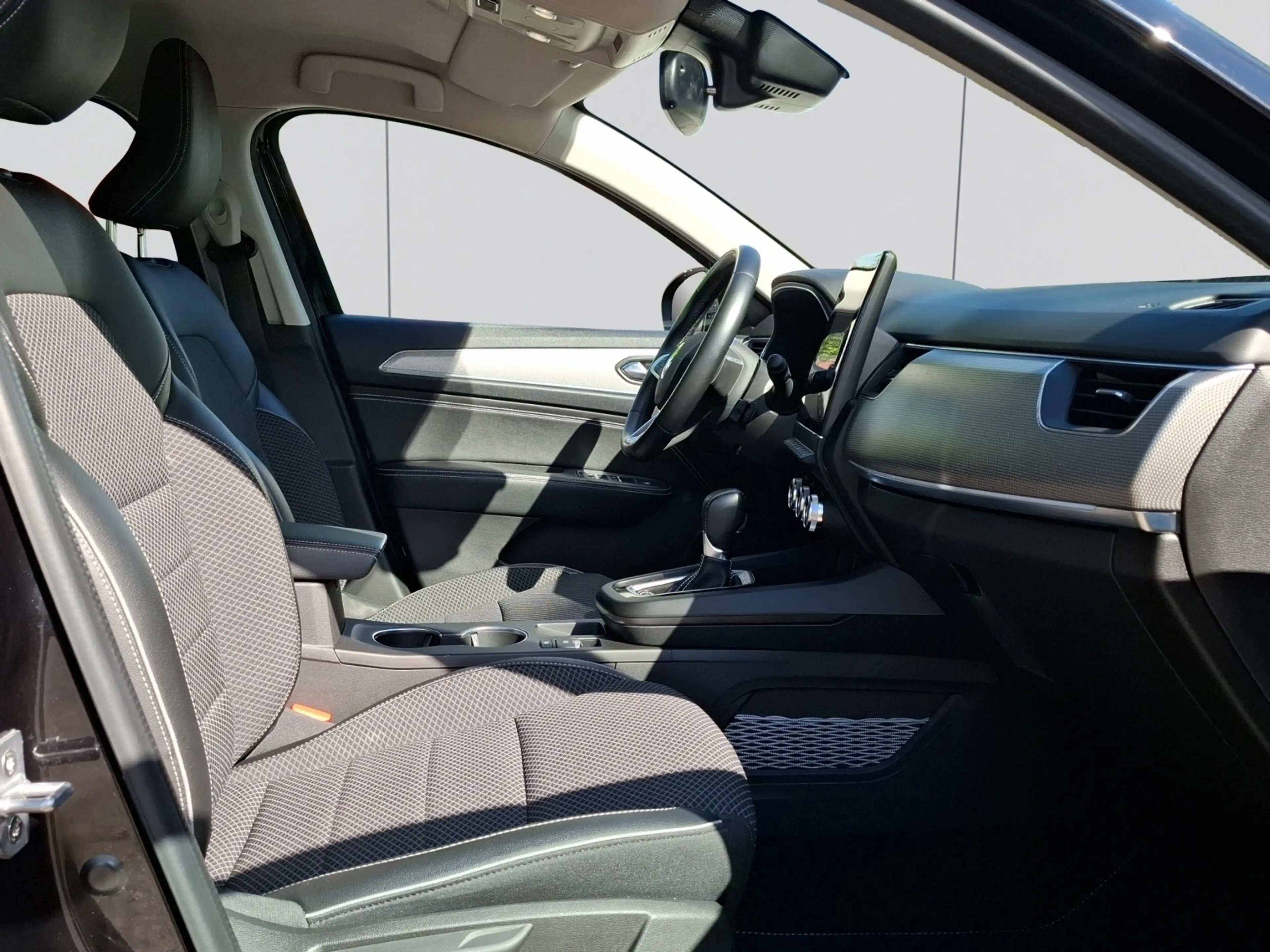 Renault Arkana INTENS E-TECH Hybrid 145*NAVI* — photo 8