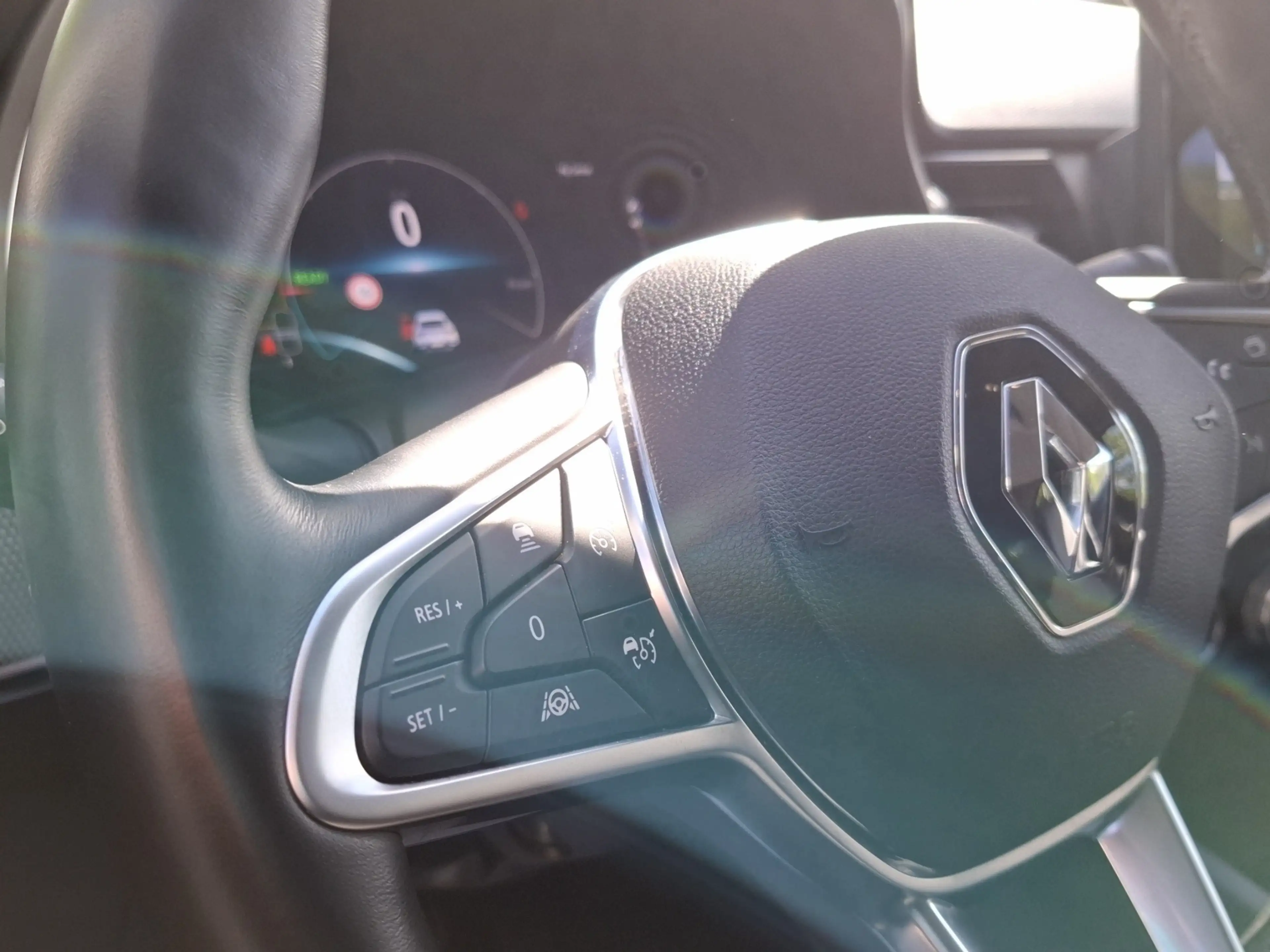 Renault Arkana INTENS E-TECH Hybrid 145*NAVI* — photo 14