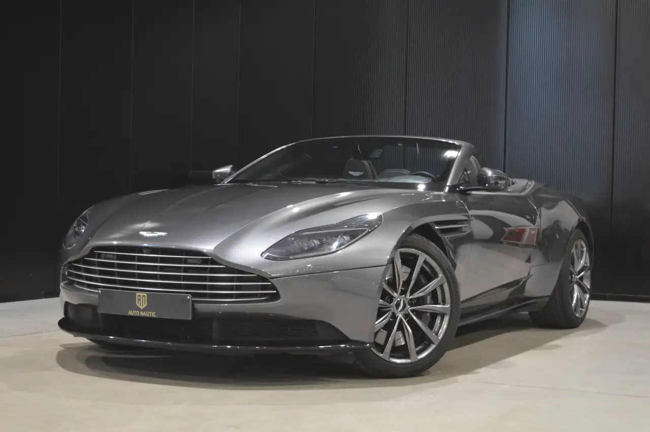 Aston Martin DB11