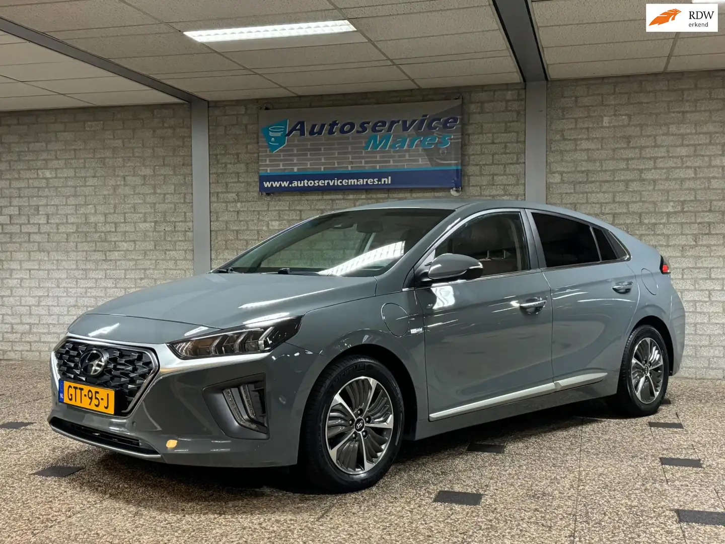 Hyundai IONIQ 1.6 GDi PHEV Premium plus, navi, camera, adapt cru Gris - 1