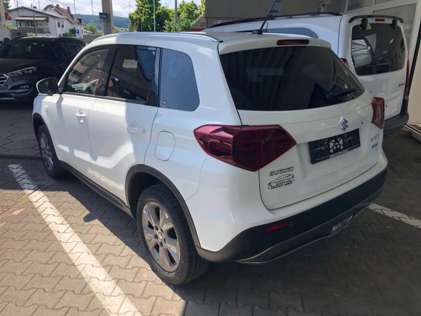 Suzuki Vitara 1.4 Mild-Hybrid Comfort Weiß - 2