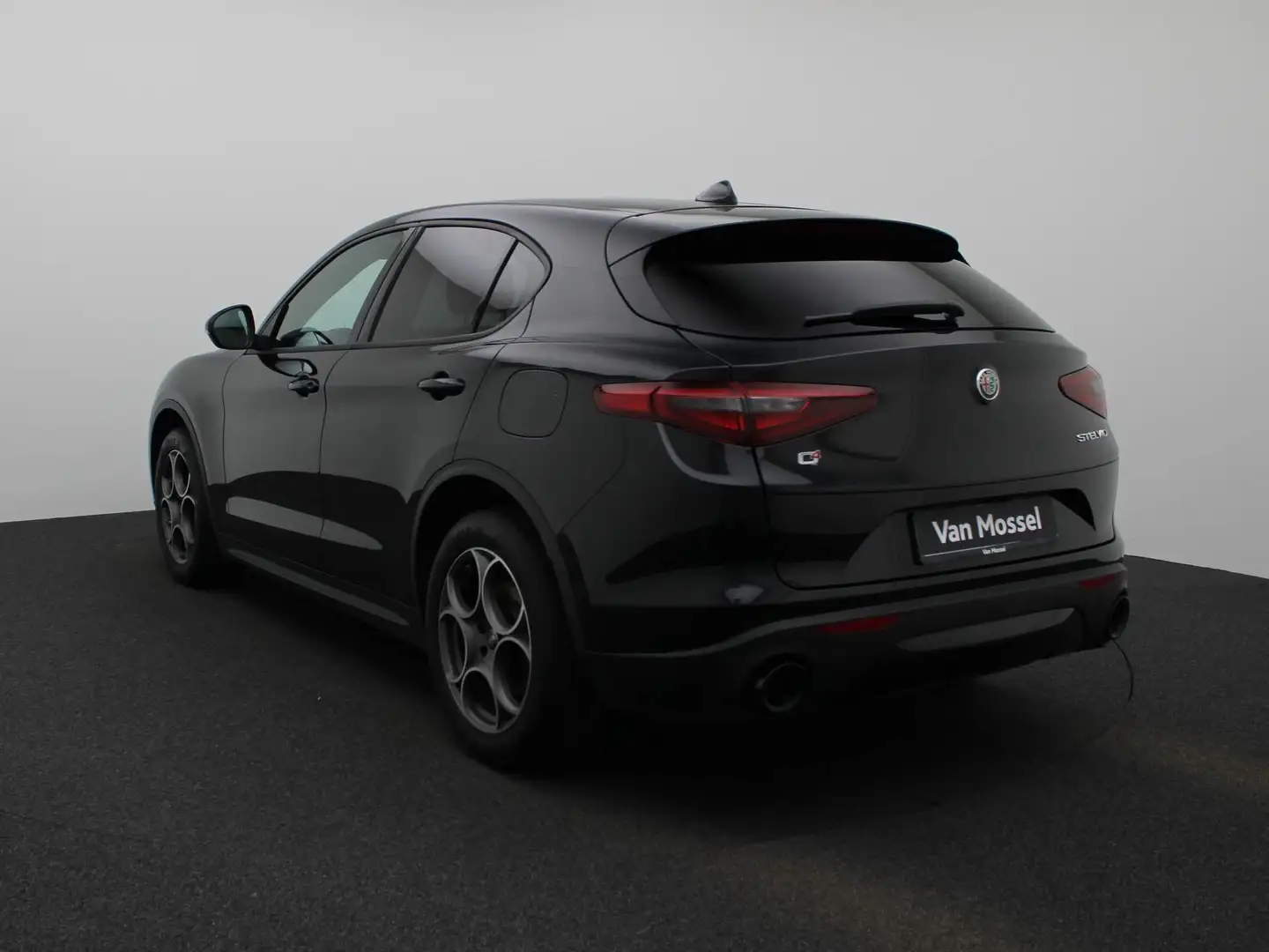 Alfa Romeo Stelvio 2.0 T AWD Sprint | NAVIGATIE | ACHTERUITRIJCAMERA Zwart - 2