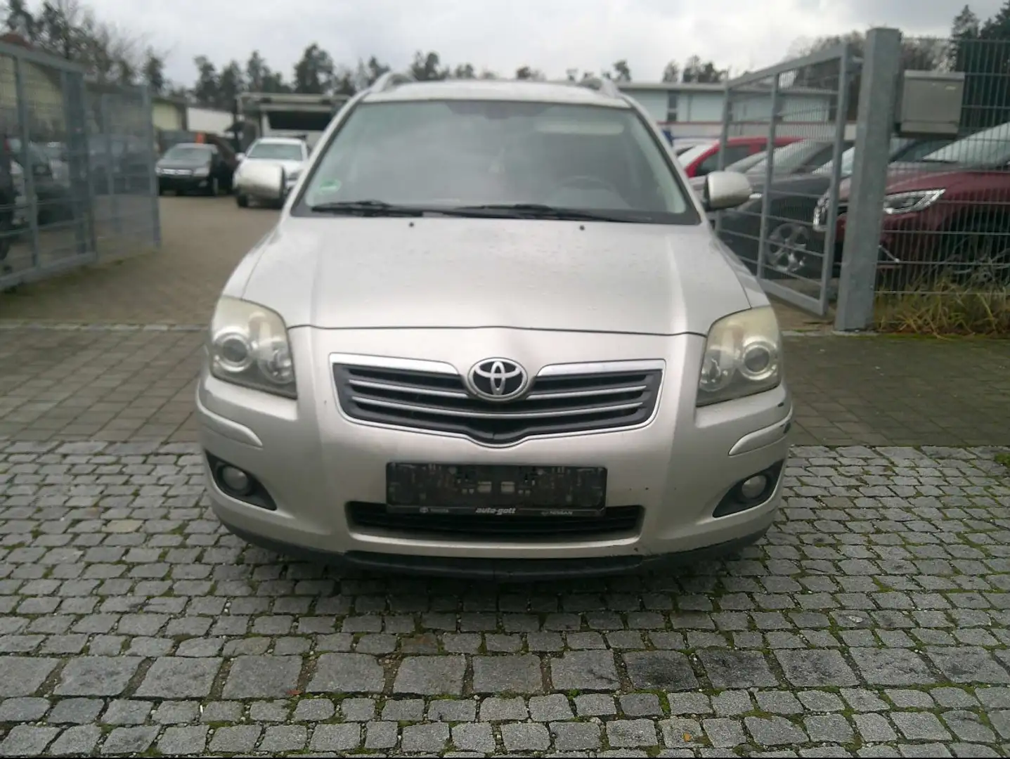 Toyota Avensis 2.2 D-CAT Sol - Tüv 12.2024. - AHK - Klima - Grau - 2