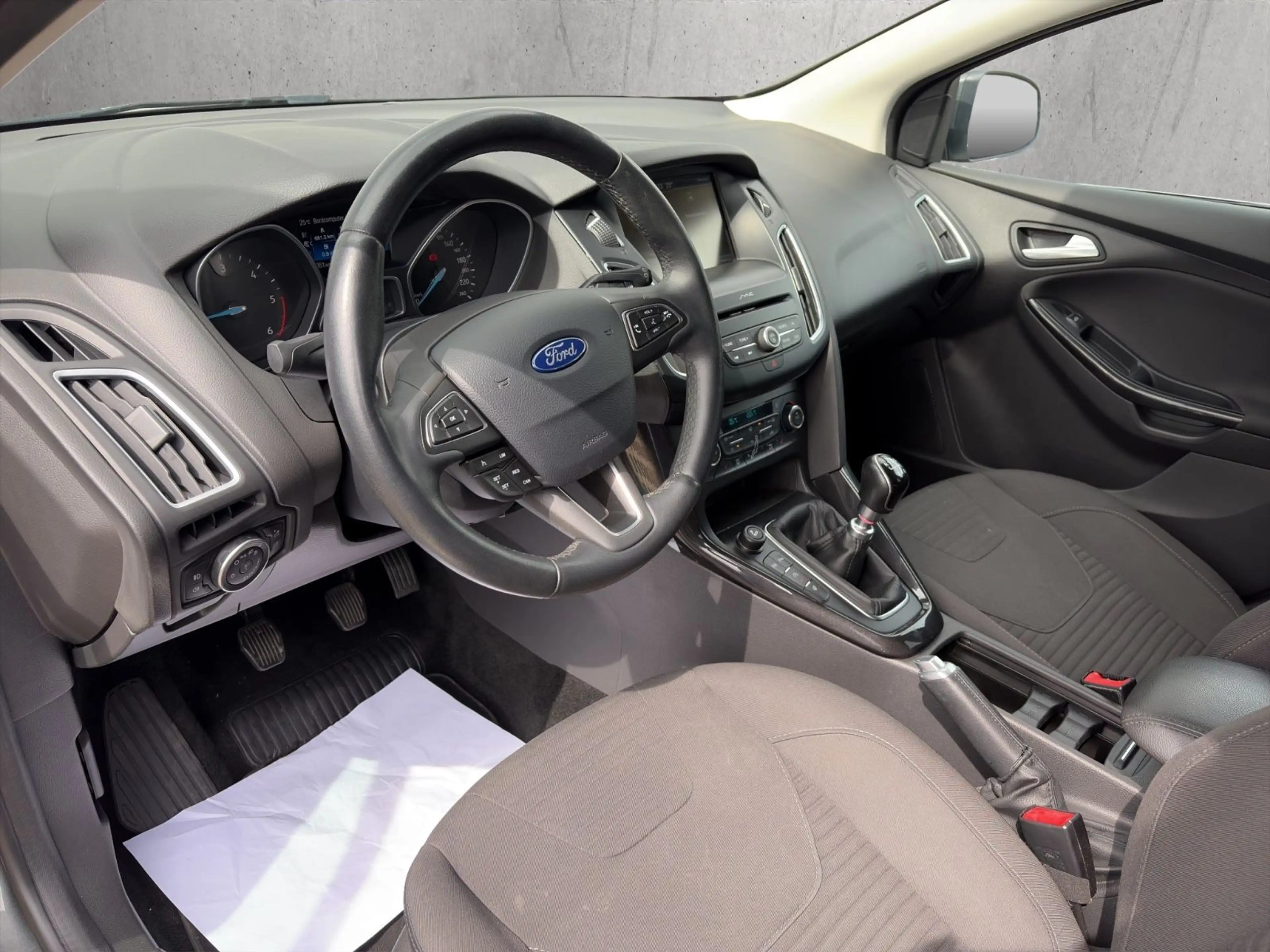 Ford Focus Turnier Titanium NAVI/PDC/KLIMAA/SHZ — photo 12