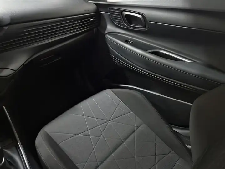 Hyundai Bayon 1.0 TGDI Maxx 2022, foto 28