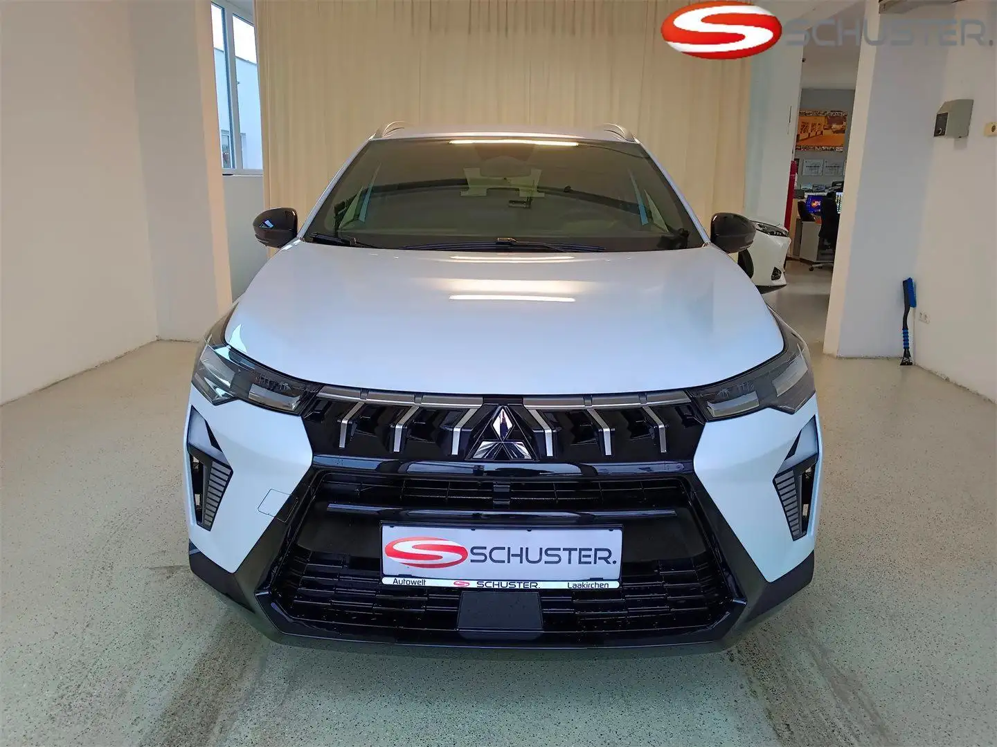 Mitsubishi ASX 1,0 Petrol Invite S+C 25 Weiß - 2