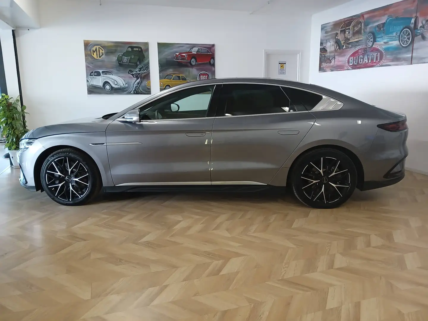 BYD Han Han 85,4 kWh Executive Grau - 2
