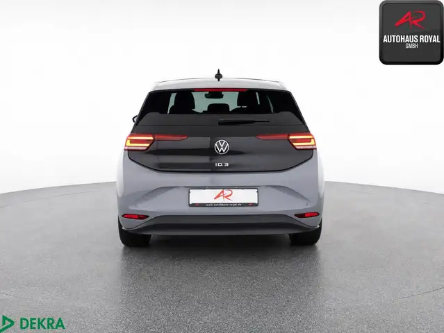 Volkswagen ID.3 view 3