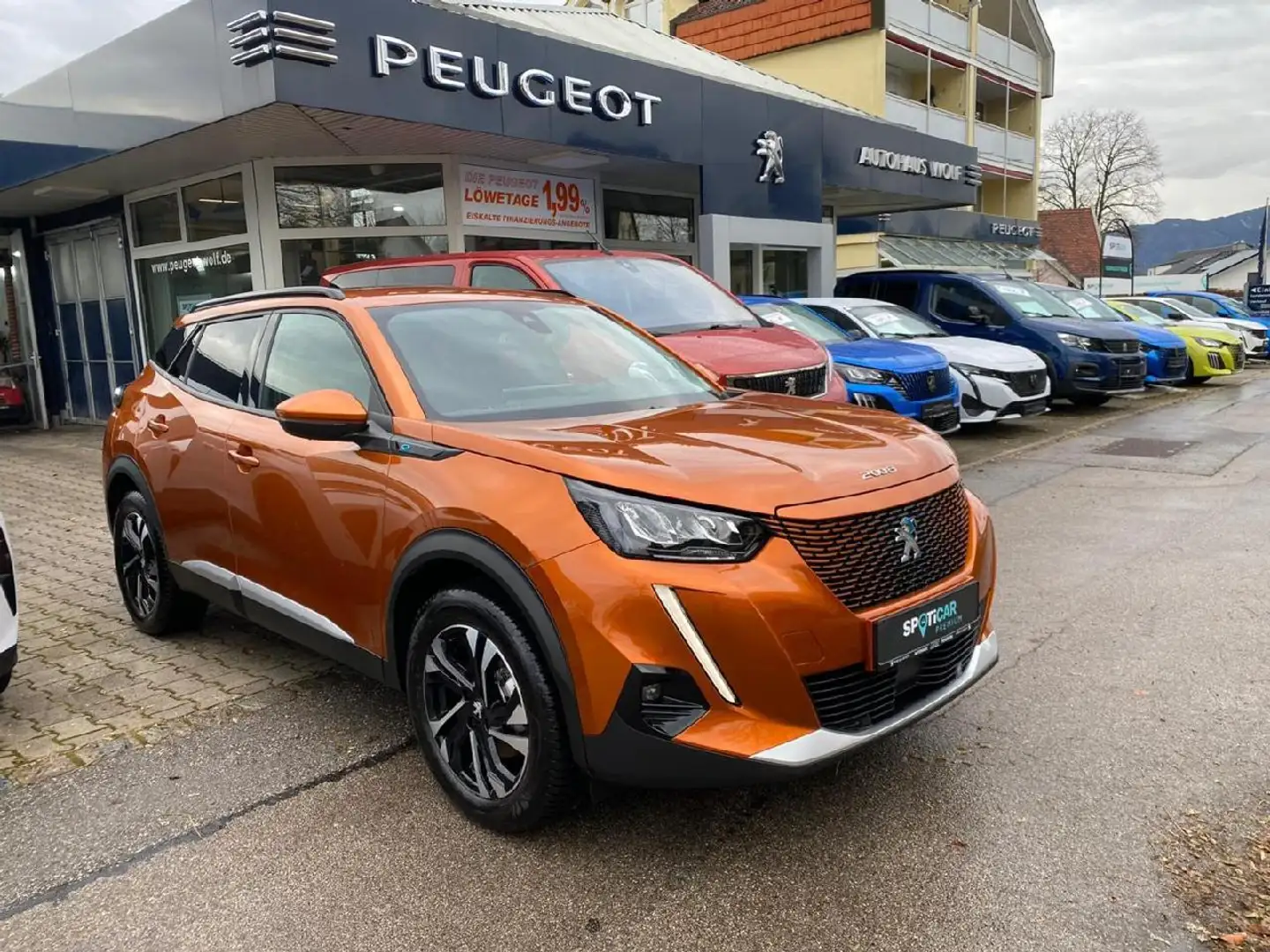 Peugeot 2008 e- Allure Pack Android Auto*Metallic Orange - 1