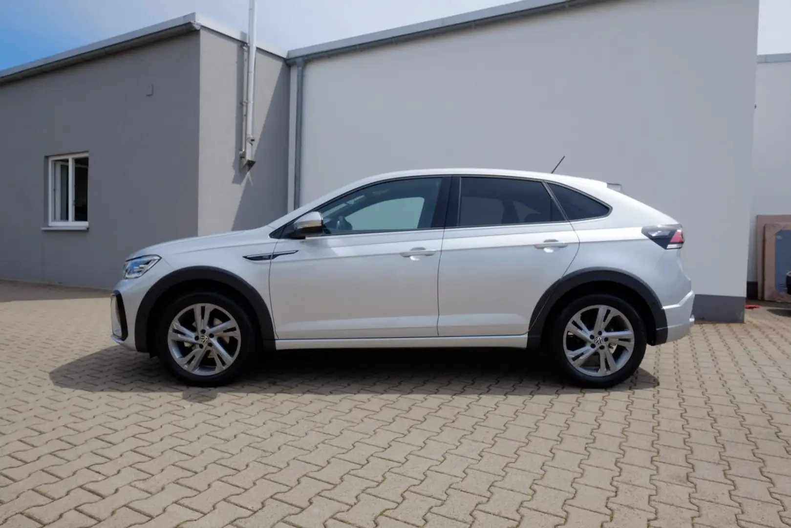 Volkswagen Taigo 1.5 TSI DSG R-Line/PANO/iQDrive/ACC/Kam Argent - 1