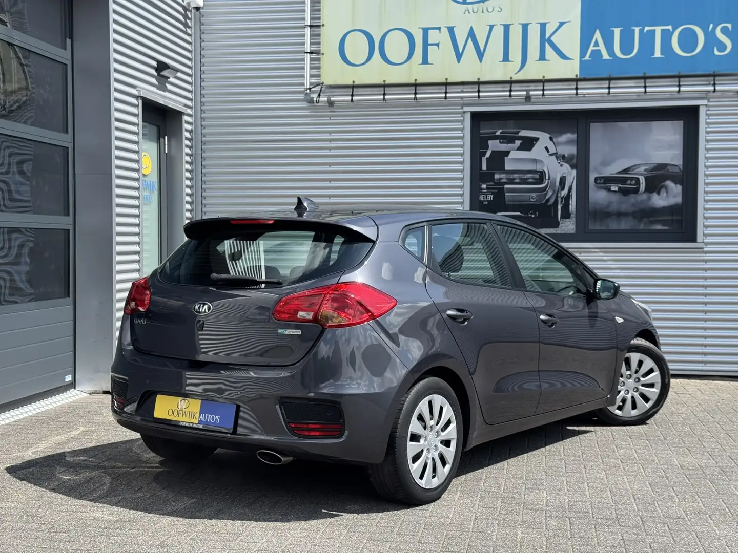 Kia Ceed / cee'd 1.4 GDi Navigator Airco Navi Camera CarPlay siva - 2