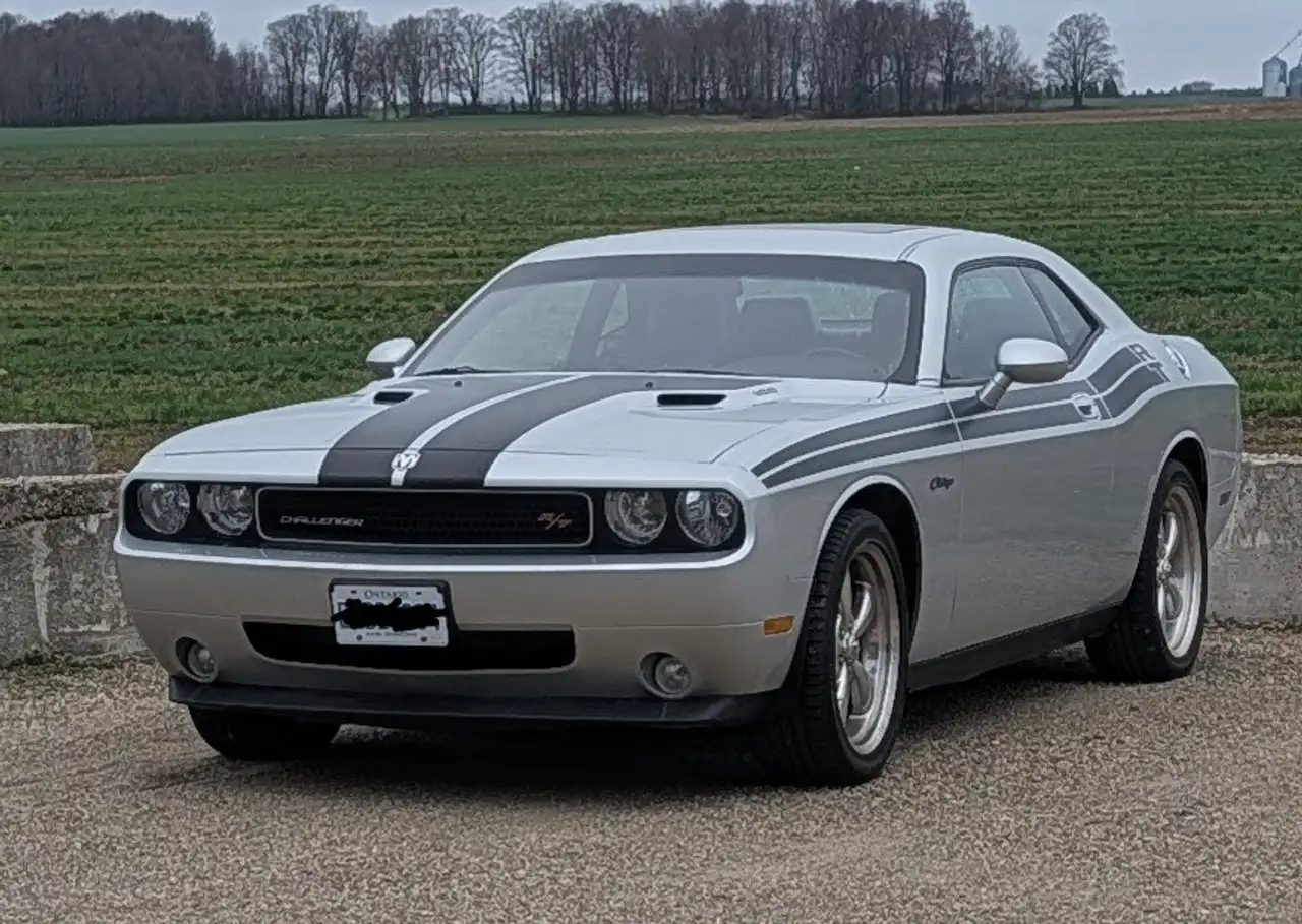 Dodge Challenger снимка Dodge Challenger