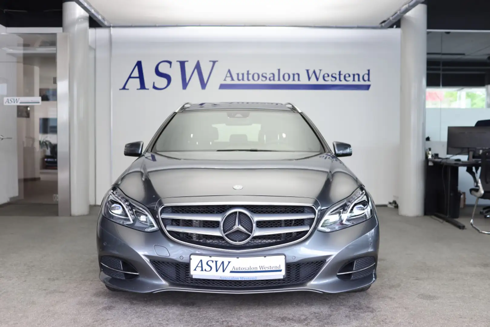 Mercedes-Benz E 220 T AVANTG. PANORAMADACH   RÜCKFAHRKAMERA Gris - 2