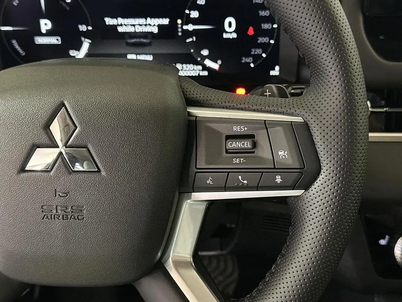 Mitsubishi Outlander снимка Mitsubishi Outlander