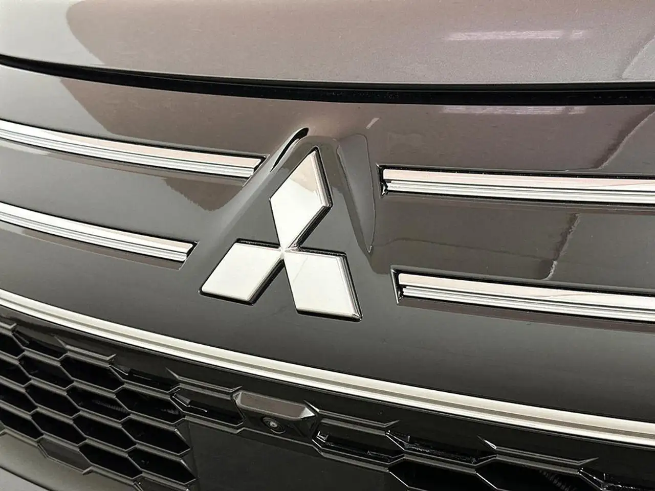 Mitsubishi Outlander снимка Mitsubishi Outlander