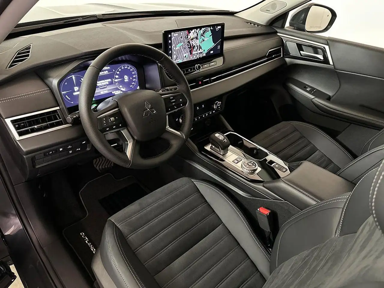 Mitsubishi Outlander снимка Mitsubishi Outlander