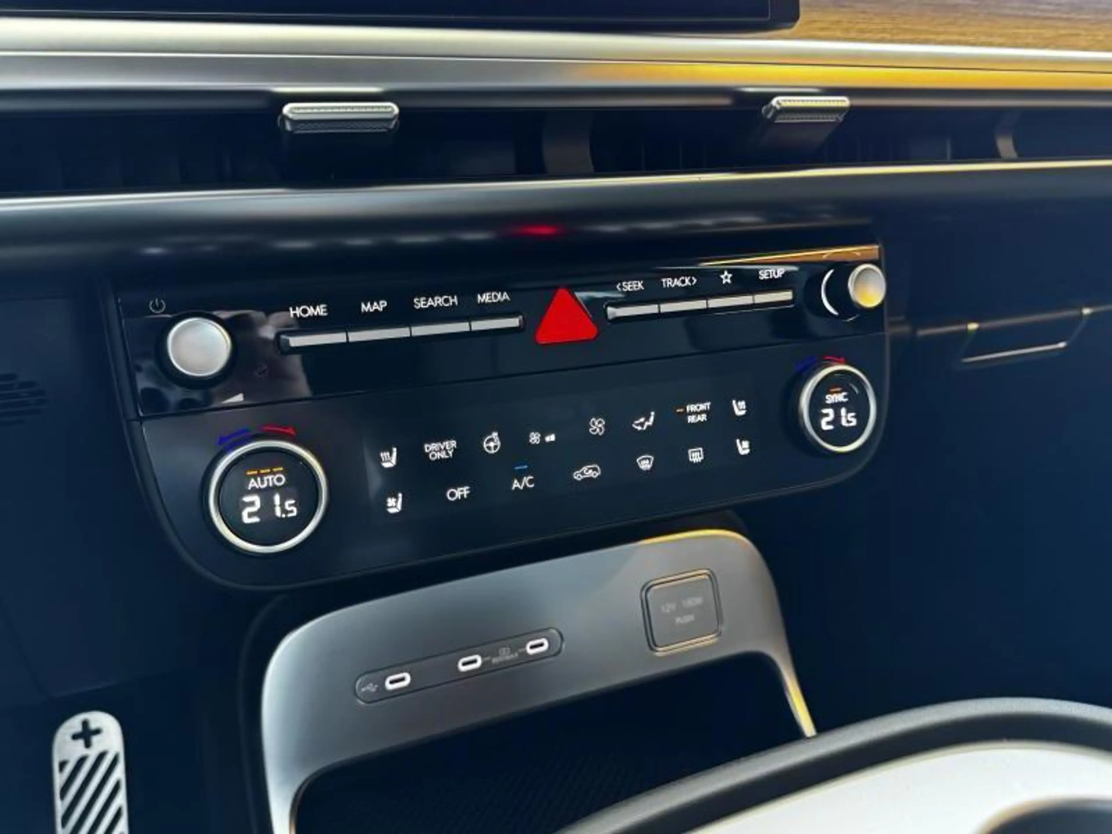 Hyundai IONIQ 9 Business Plus Sunroof AWD 110 kWh 7 Seater — photo 15