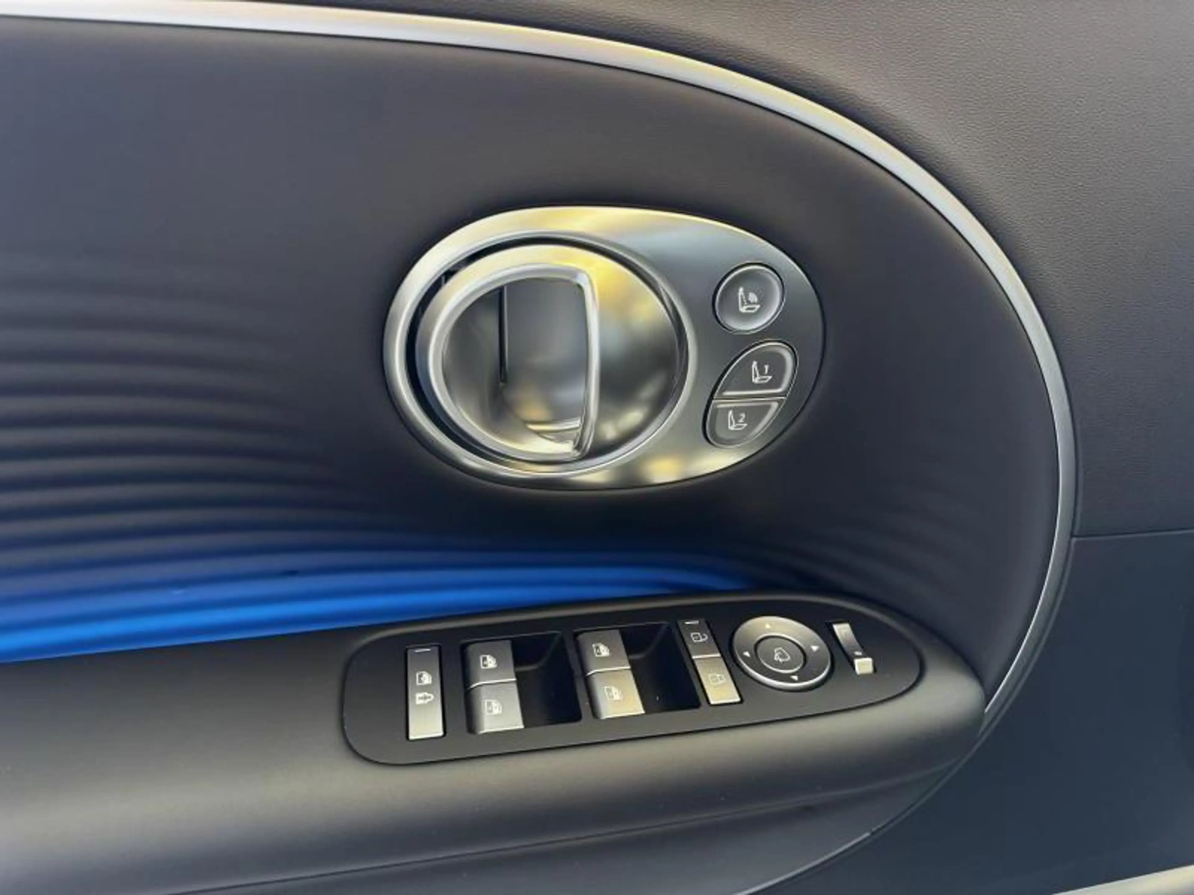 Hyundai IONIQ 9 Business Plus Sunroof AWD 110 kWh 7 Seater — photo 5