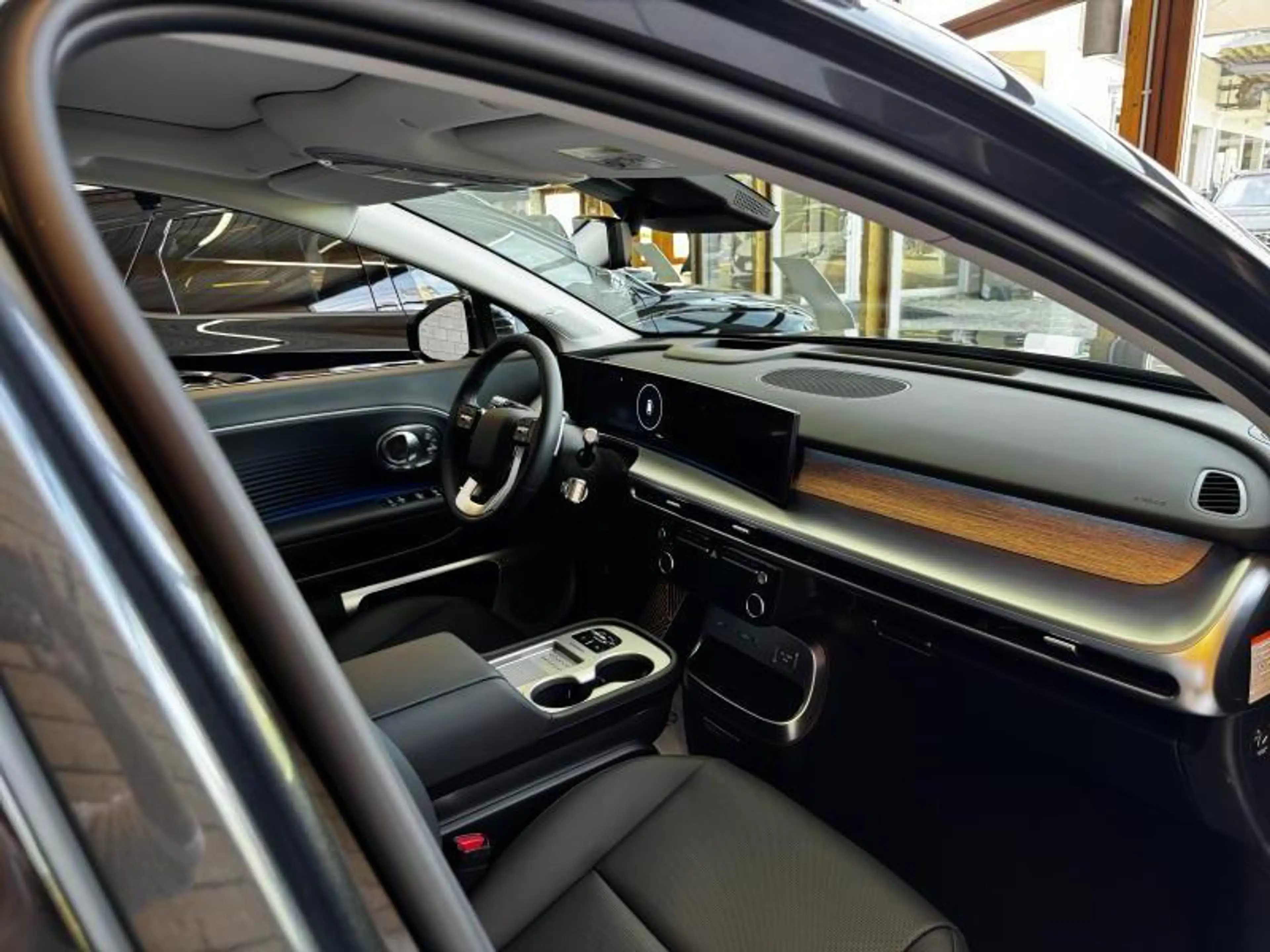 Hyundai IONIQ 9 Business Plus Sunroof AWD 110 kWh 7 Seater — photo 12