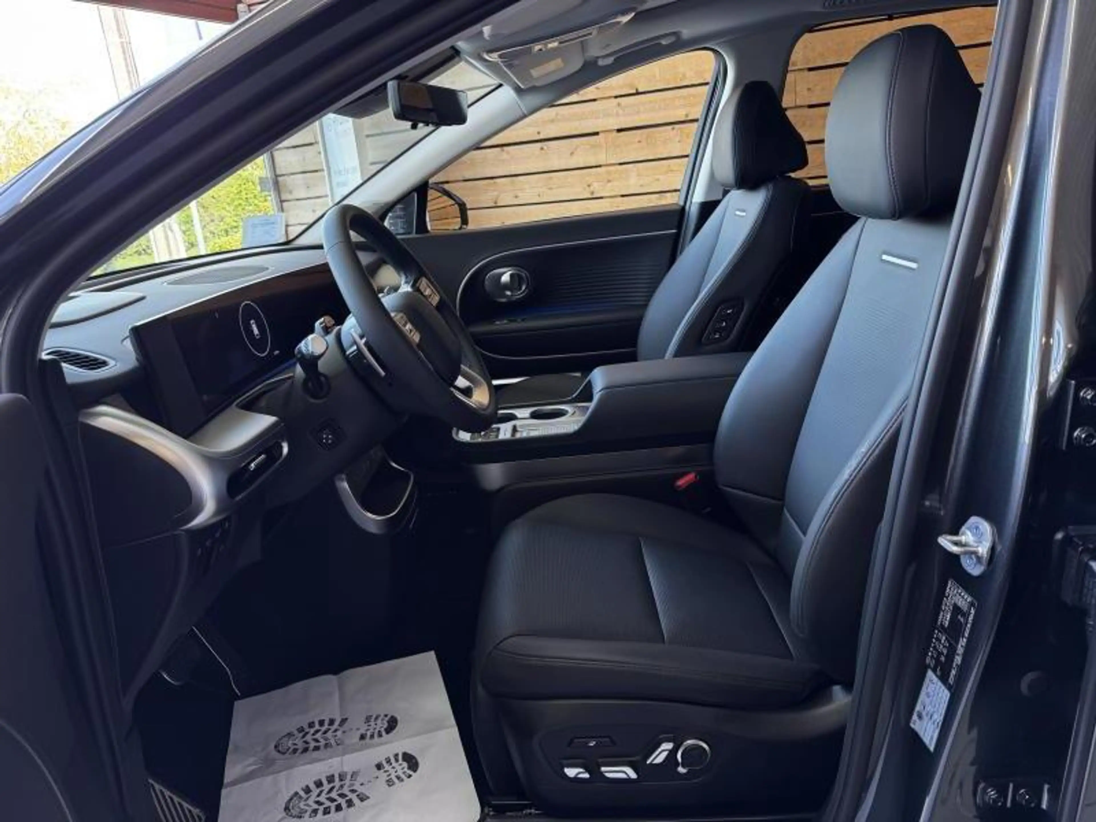 Hyundai IONIQ 9 Business Plus Sunroof AWD 110 kWh 7 Seater — photo 4