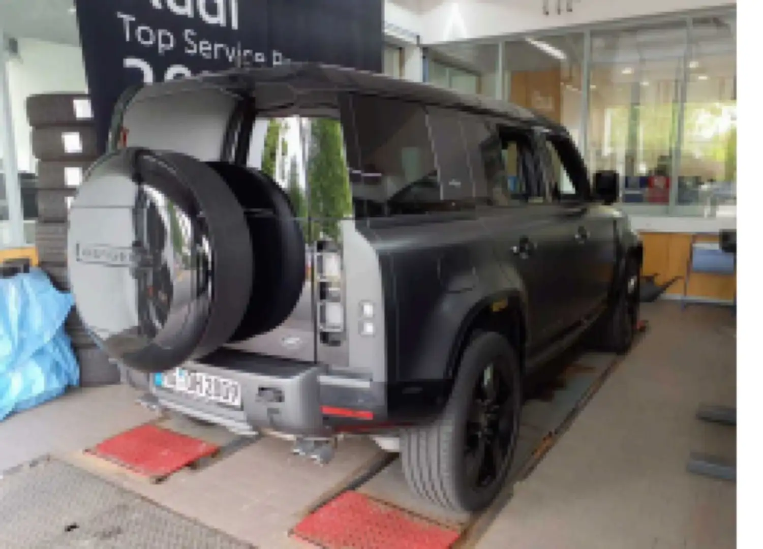 Land Rover Defender 110 5.0 P525 110 V8 Carpathian*HUD*Air* Szary - 2