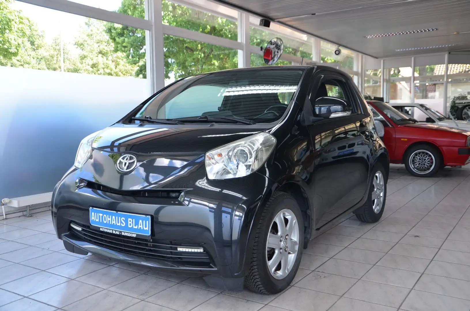 Toyota iQ iQ *AUTOMATIK*KLIMA*ALLWETTER*PDC* Schwarz - 1