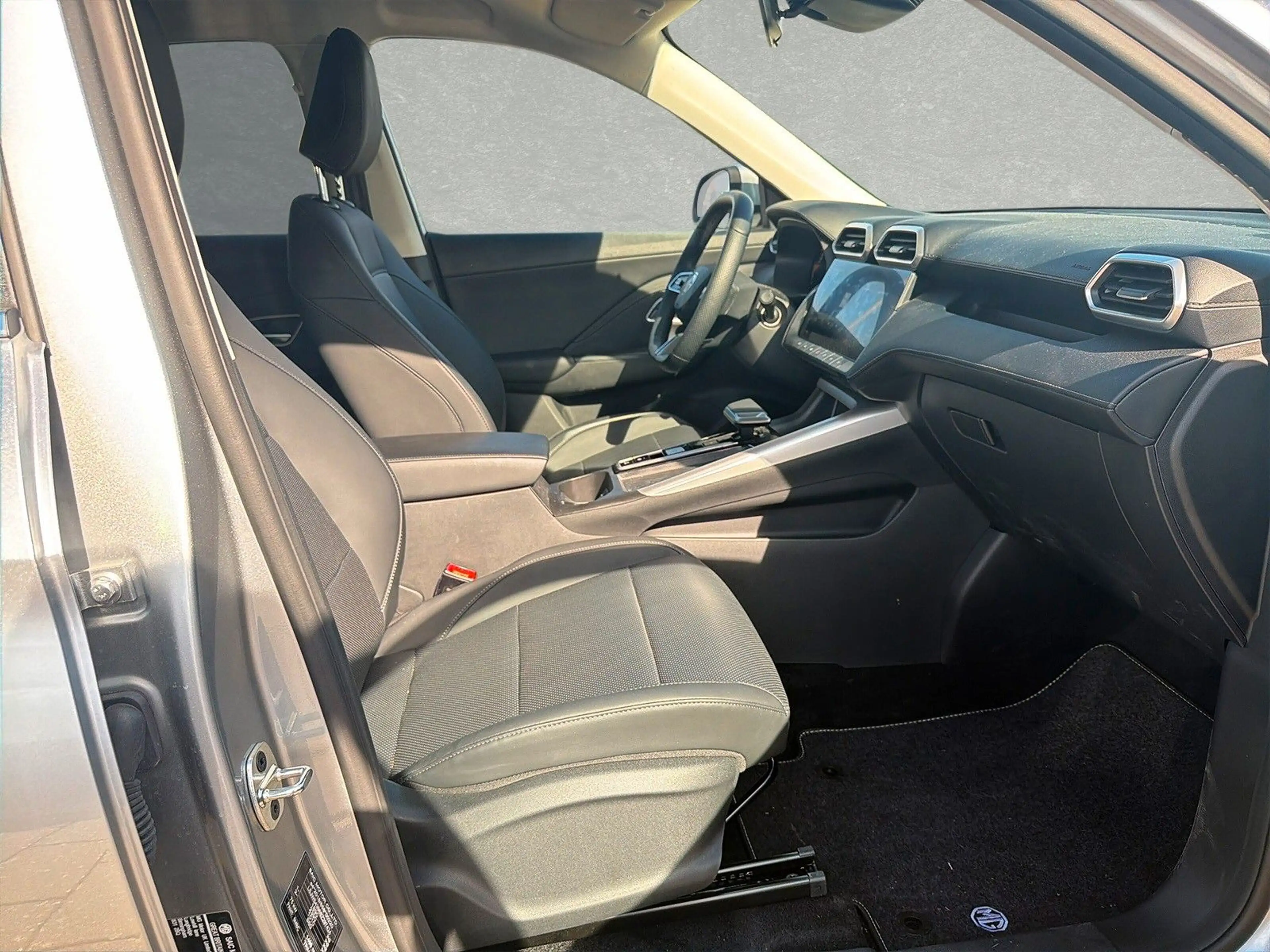 MG ZS 1,5 Hybrid+  Luxury ACC LED — photo 4