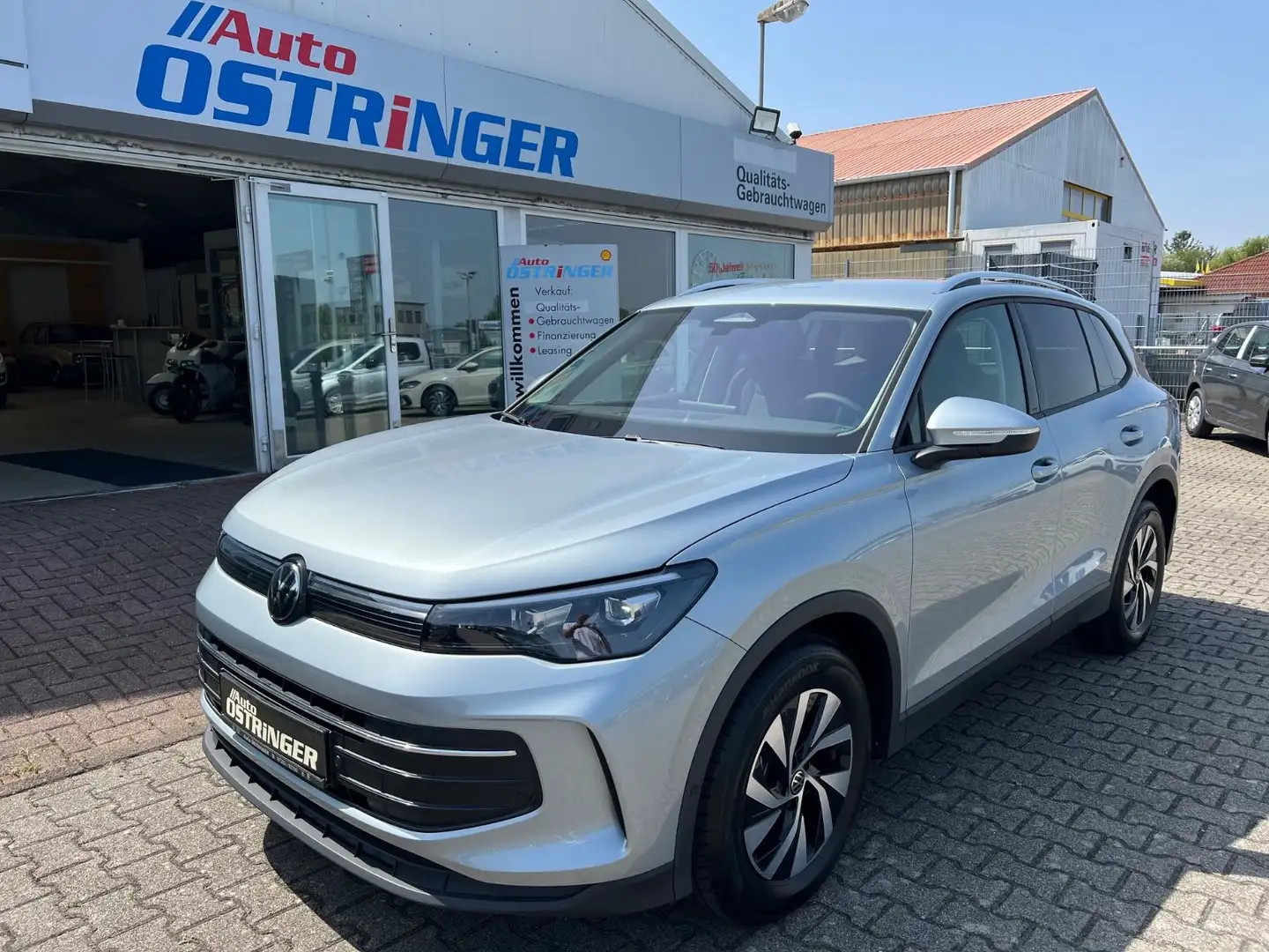 Volkswagen Tiguan 1.5 eTSI DSG AHK Standheizung Silber - 1