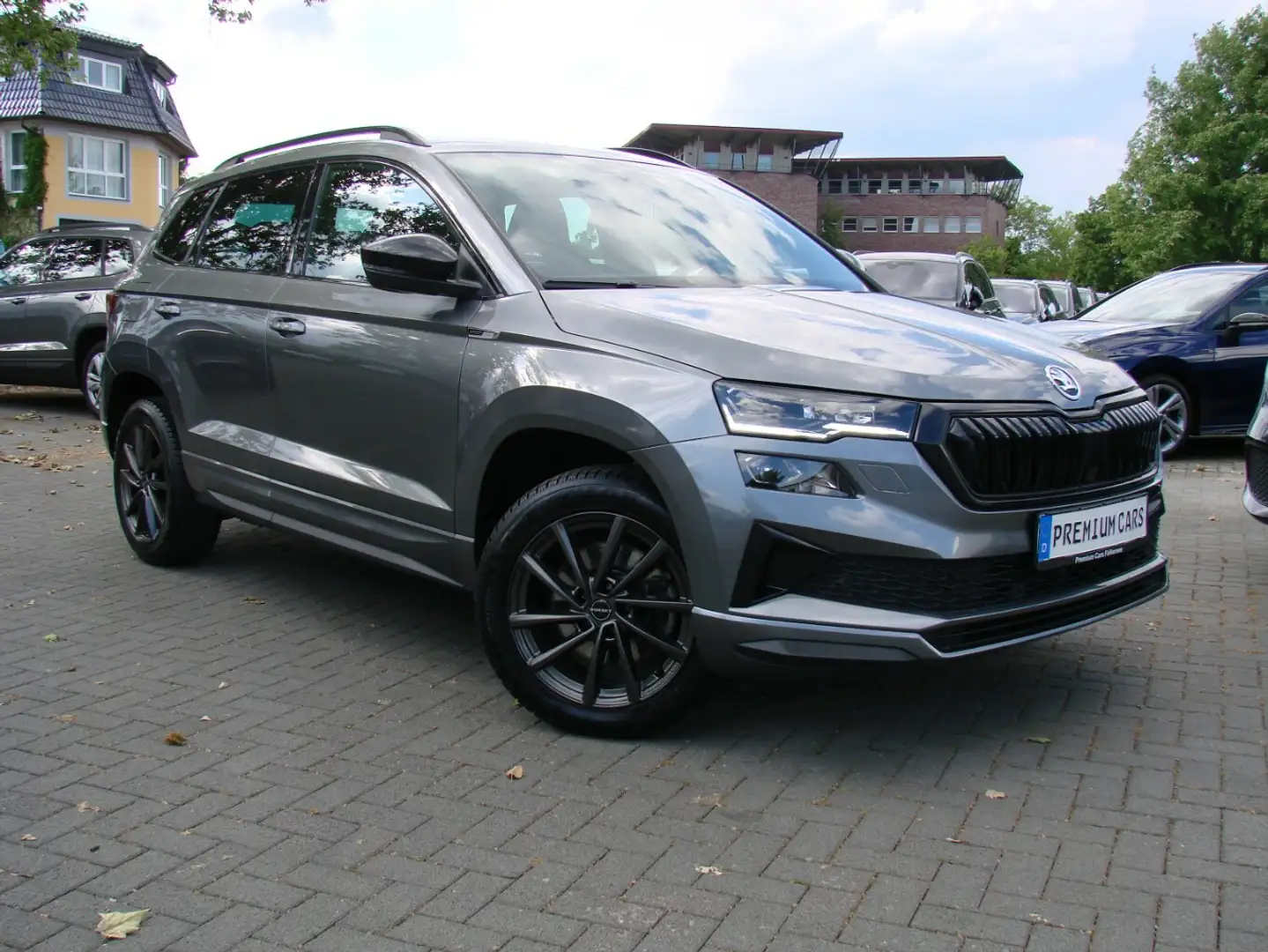 Skoda Karoq 1.5TSI Sportline ACC Kamera LED Gris - 1