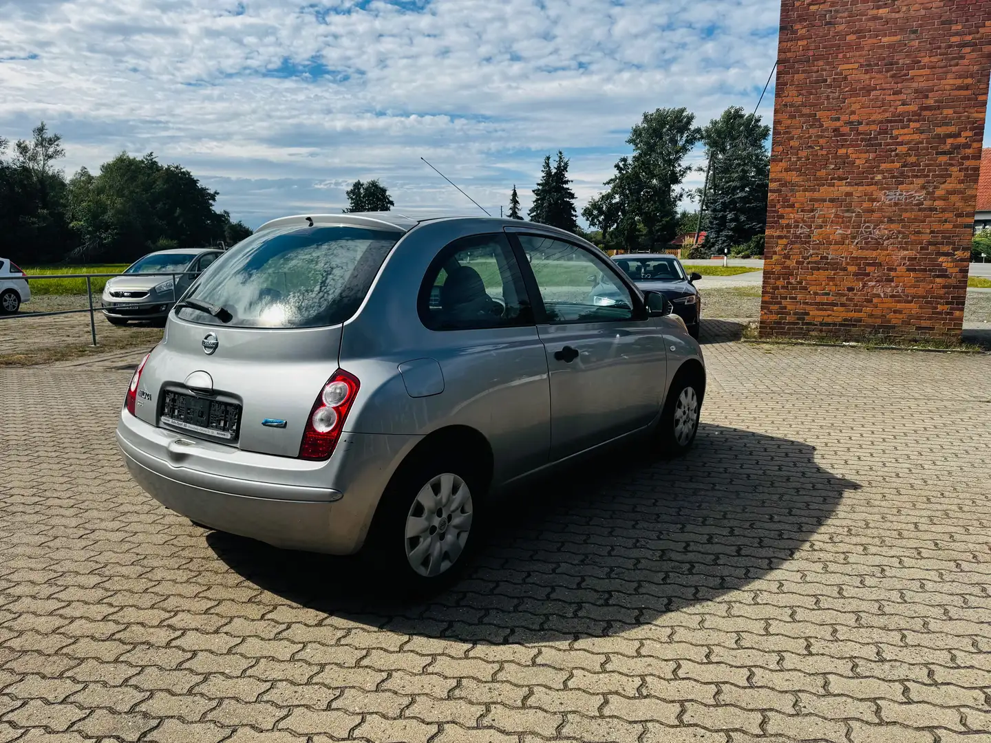Nissan Micra Visia - 2