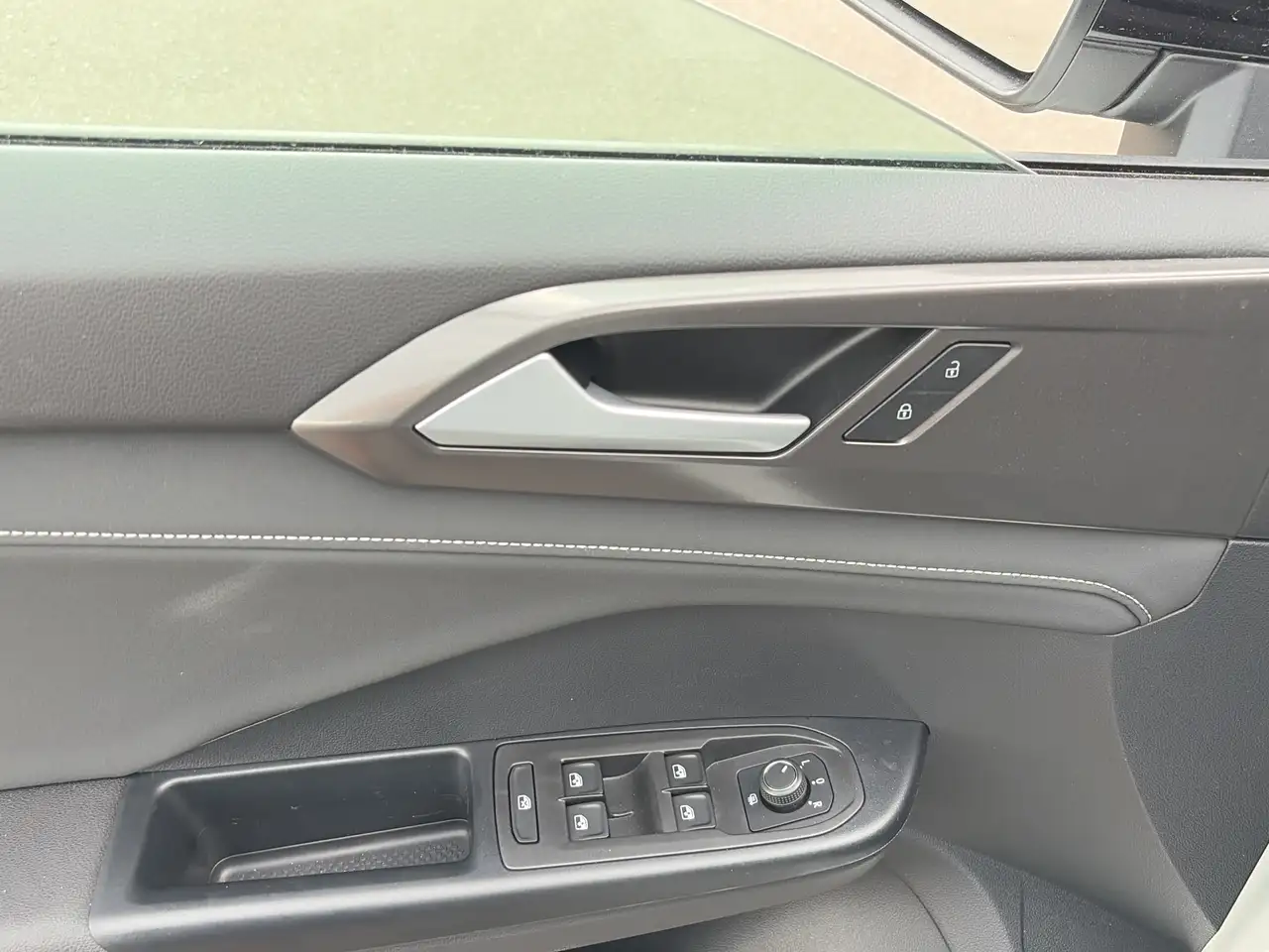 Volkswagen Taos снимка Volkswagen Taos