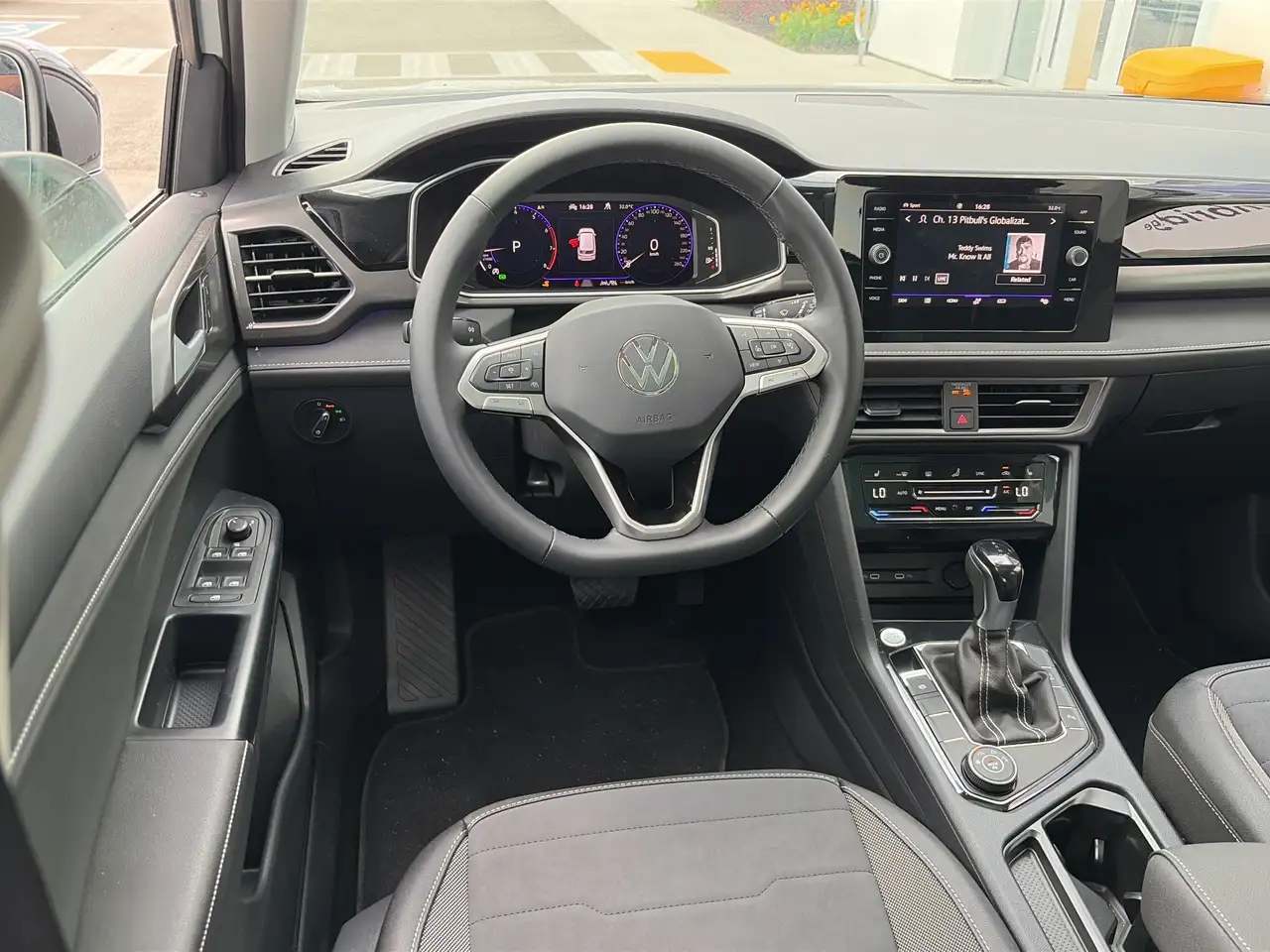Volkswagen Taos снимка Volkswagen Taos