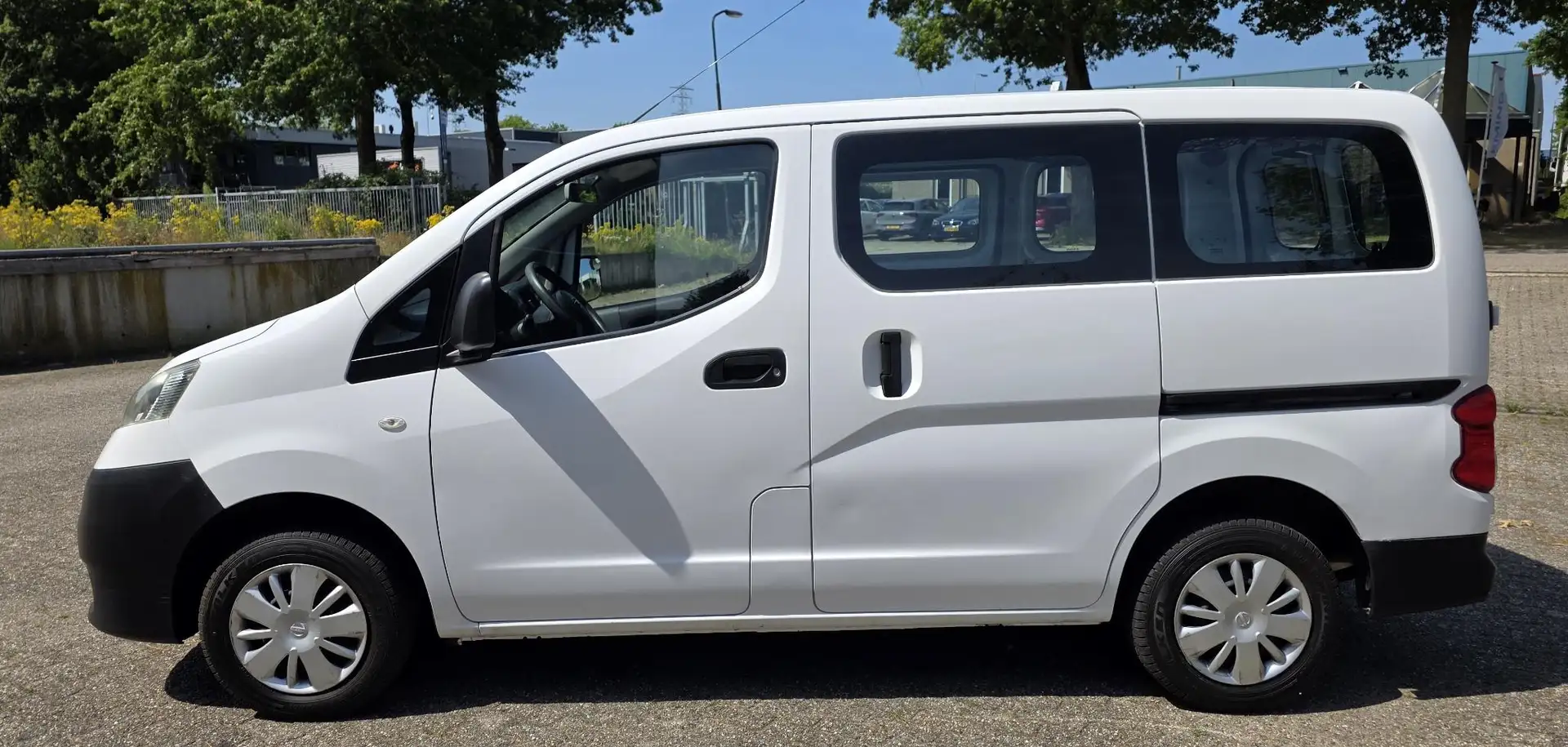 Nissan Evalia 1.6 Acenta **CAMPER UITGEVOERD** Weiß - 2