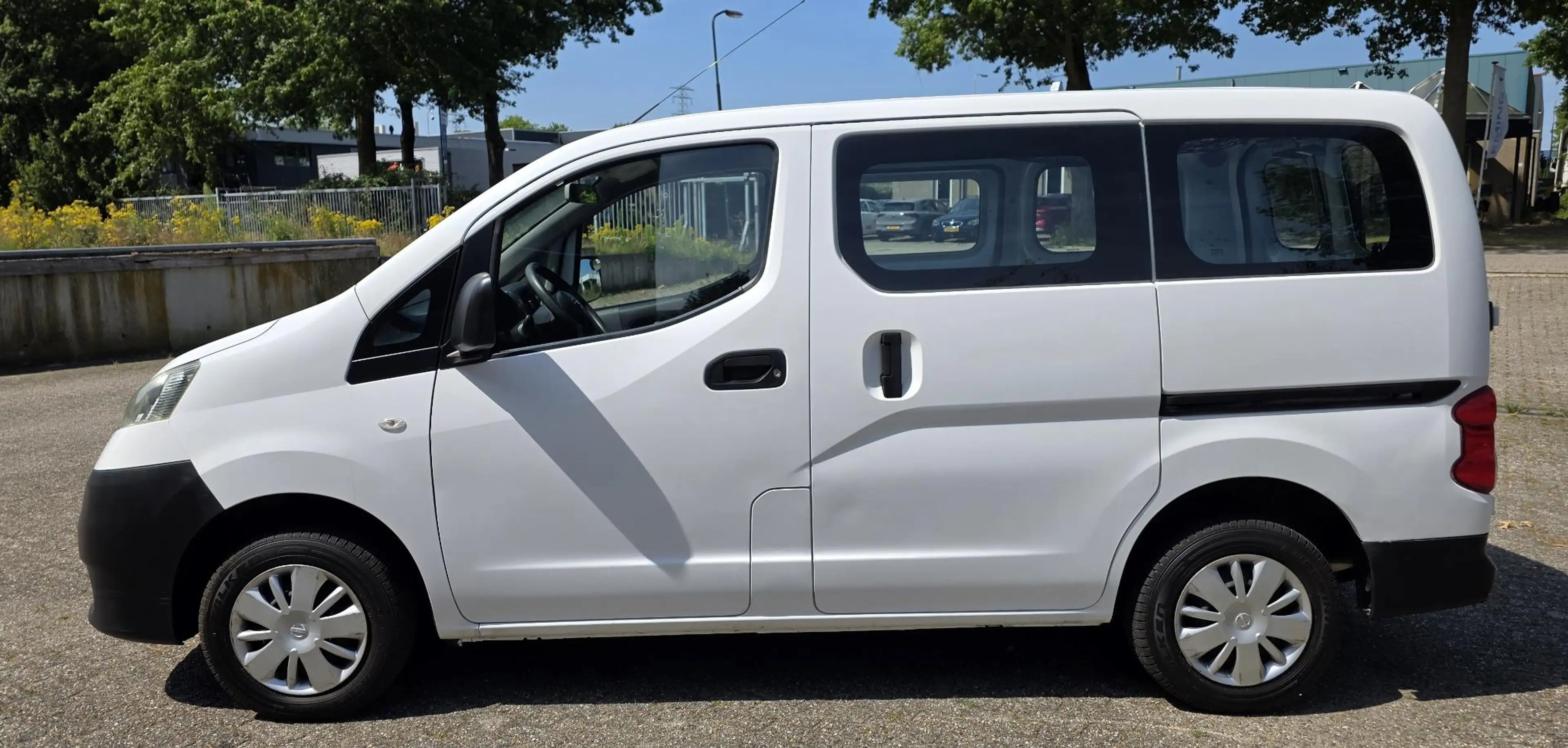 Nissan Evalia 1.6 Acenta **CAMPER UITGEVOERD** — photo 2