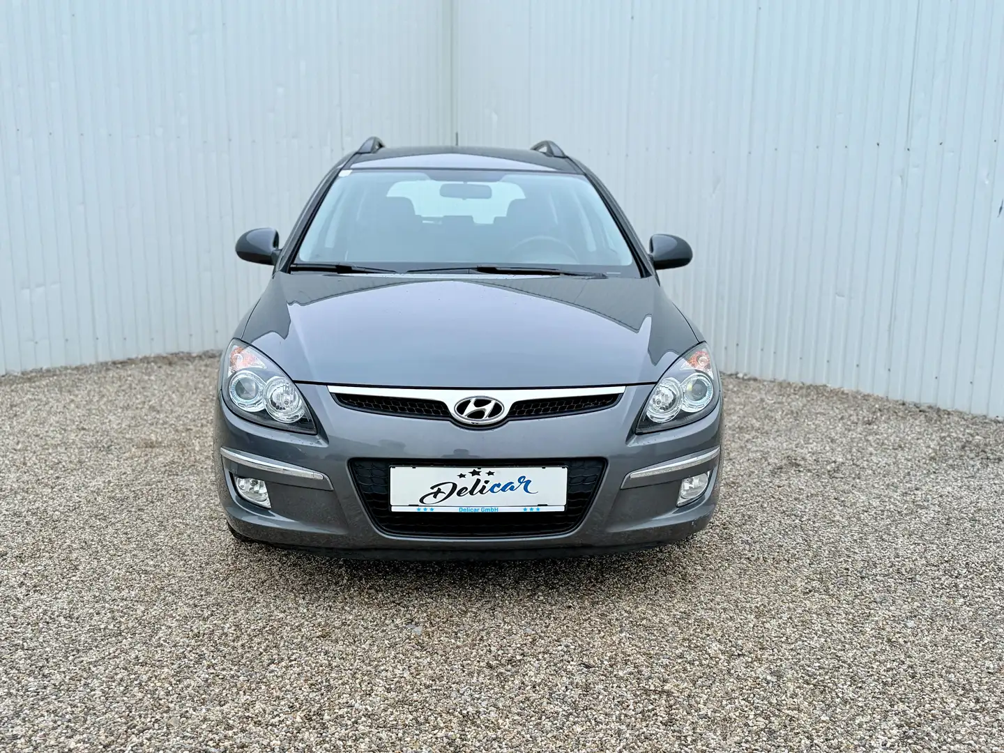 Hyundai i30 Hyundai i30 1.6 Automatik ARBÖ Pickerl 05.2027 Grau - 2