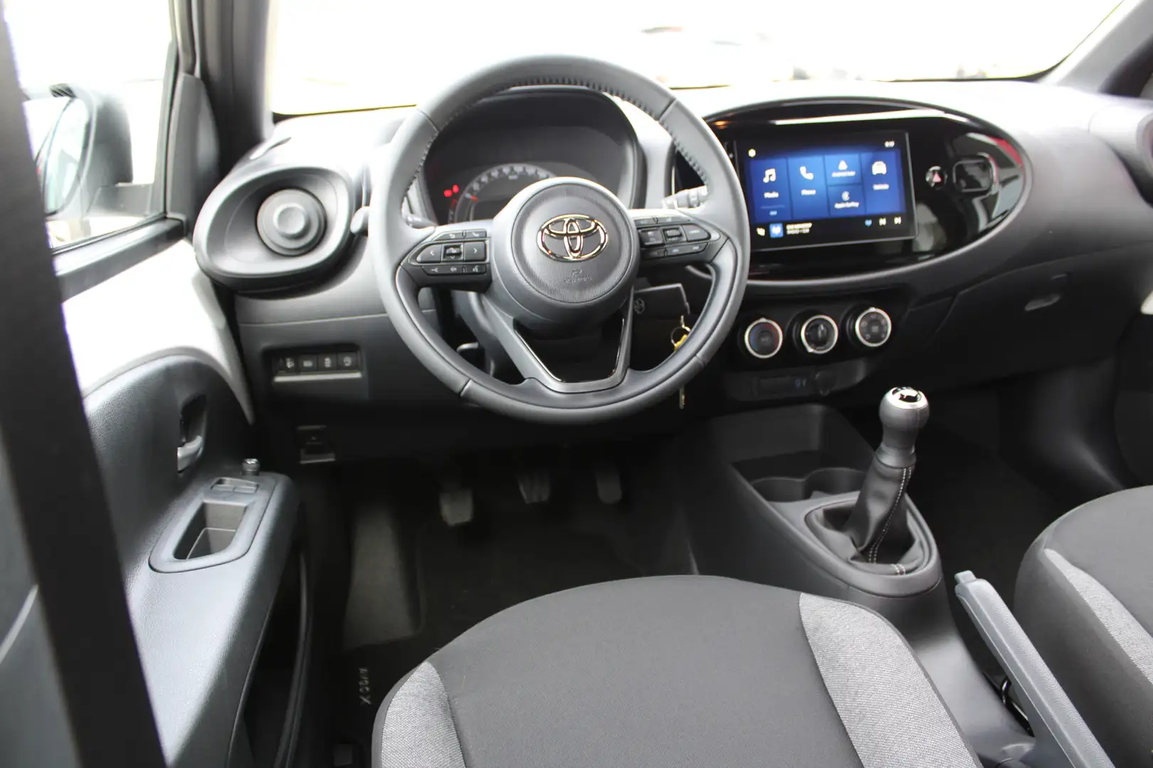 Toyota Aygo X 1.0 VVT-i MT play 72pk | Nieuw | Snel leverbaar | Wit - 2
