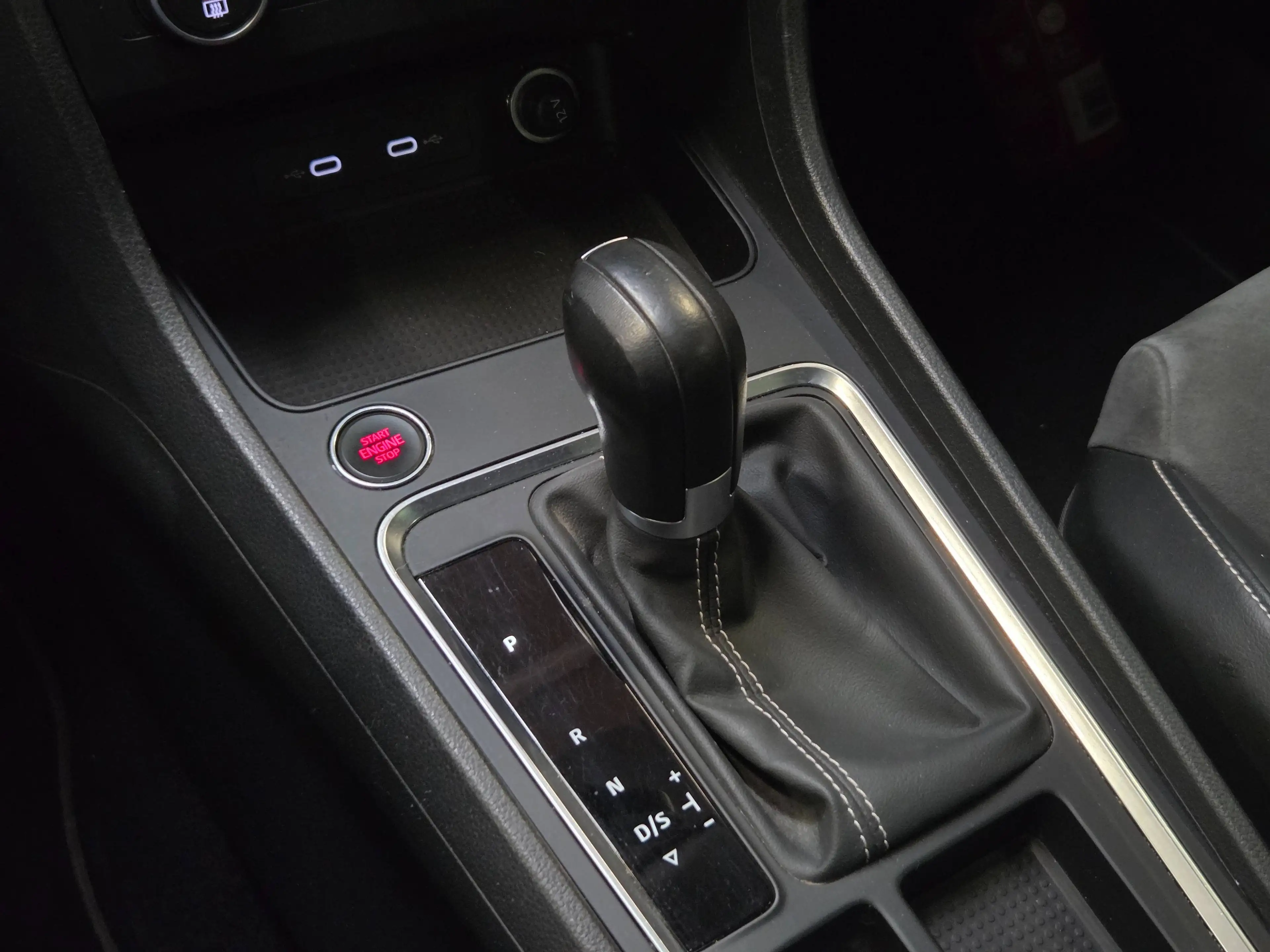 SEAT Ateca 1.5 TSi DSG Style + CUIR/ALCANTARA + LED + CAMERA + KEYLESS GO — photo 11