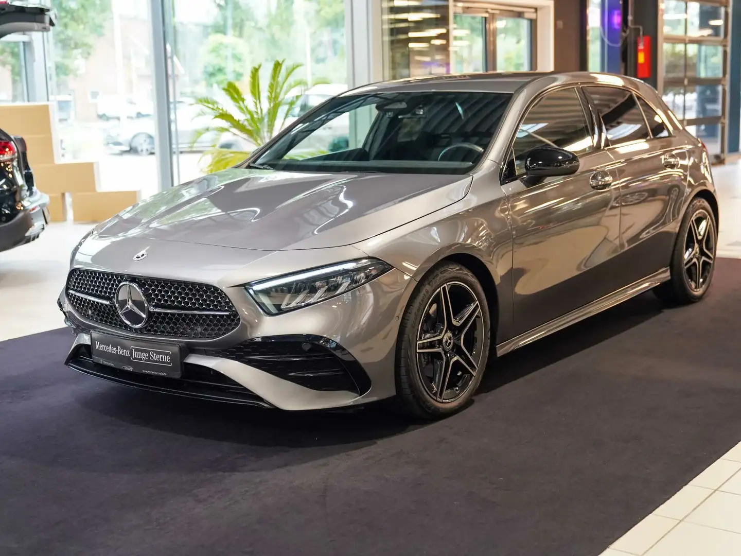 Mercedes-Benz A 200 Premium AMG 163cv Night Pack restyling Gris - 1