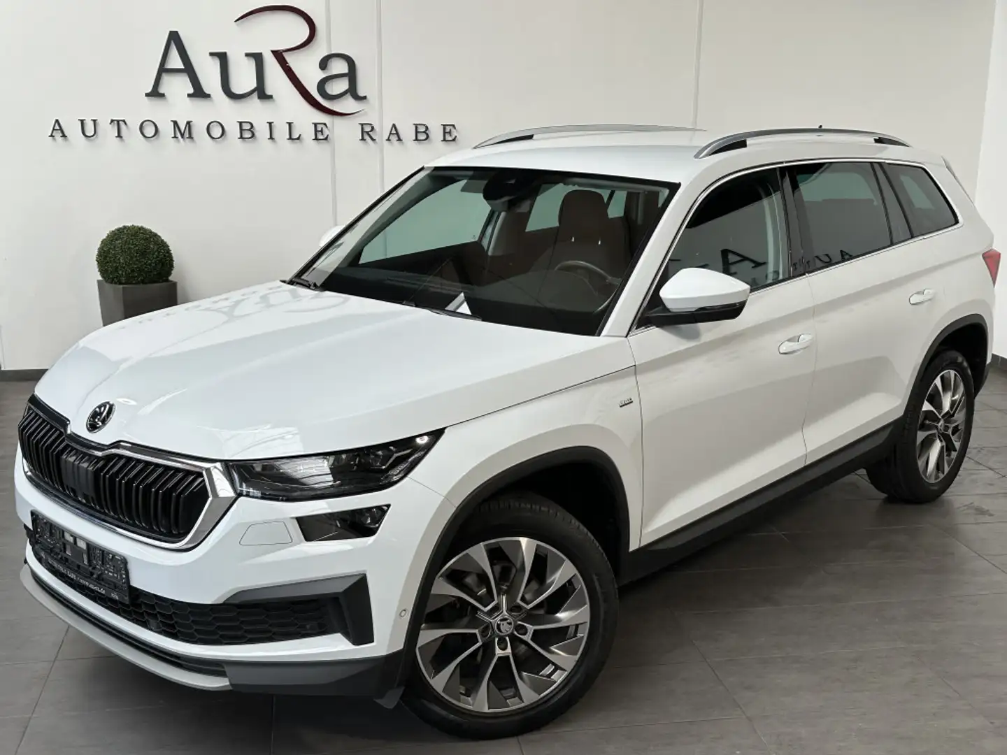 Skoda Kodiaq 1.5 TSI DSG Clever NAV+LED+ACC+KAM+19ZOLL Білий - 1