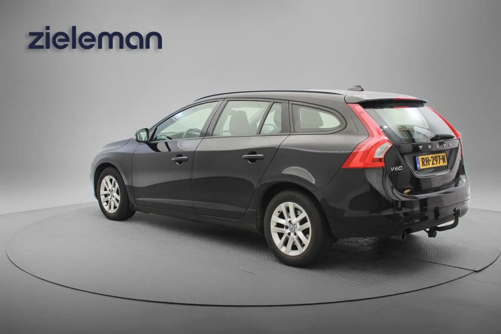 Volvo V60 2.0 D3 Summum Automaat Schwarz - 2