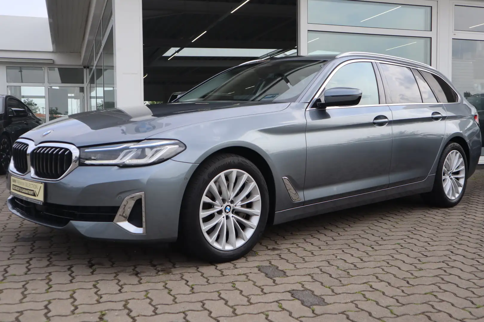 BMW 530 d Touring Head-Up HK HiFi DAB WLAN Standhzg. Grau - 1
